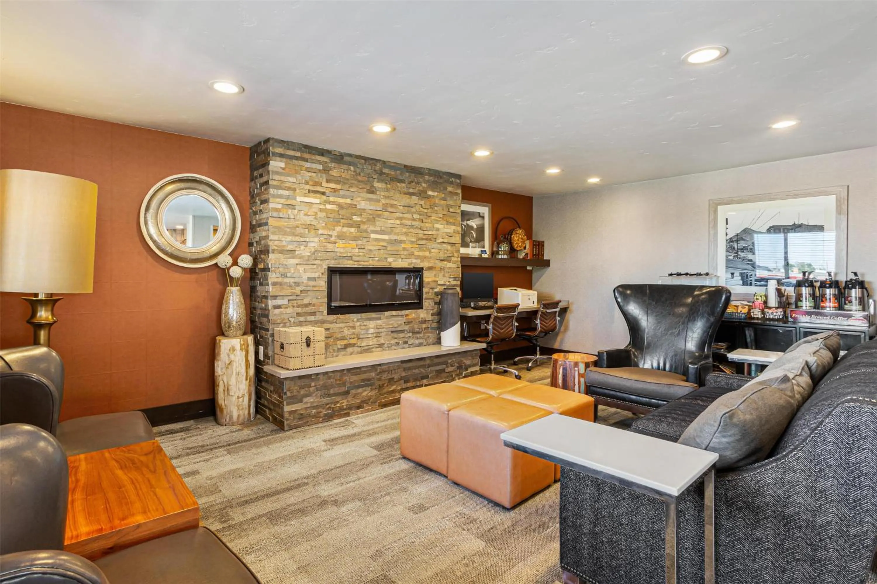 Lobby or reception in Best Western Hi-Desert Inn