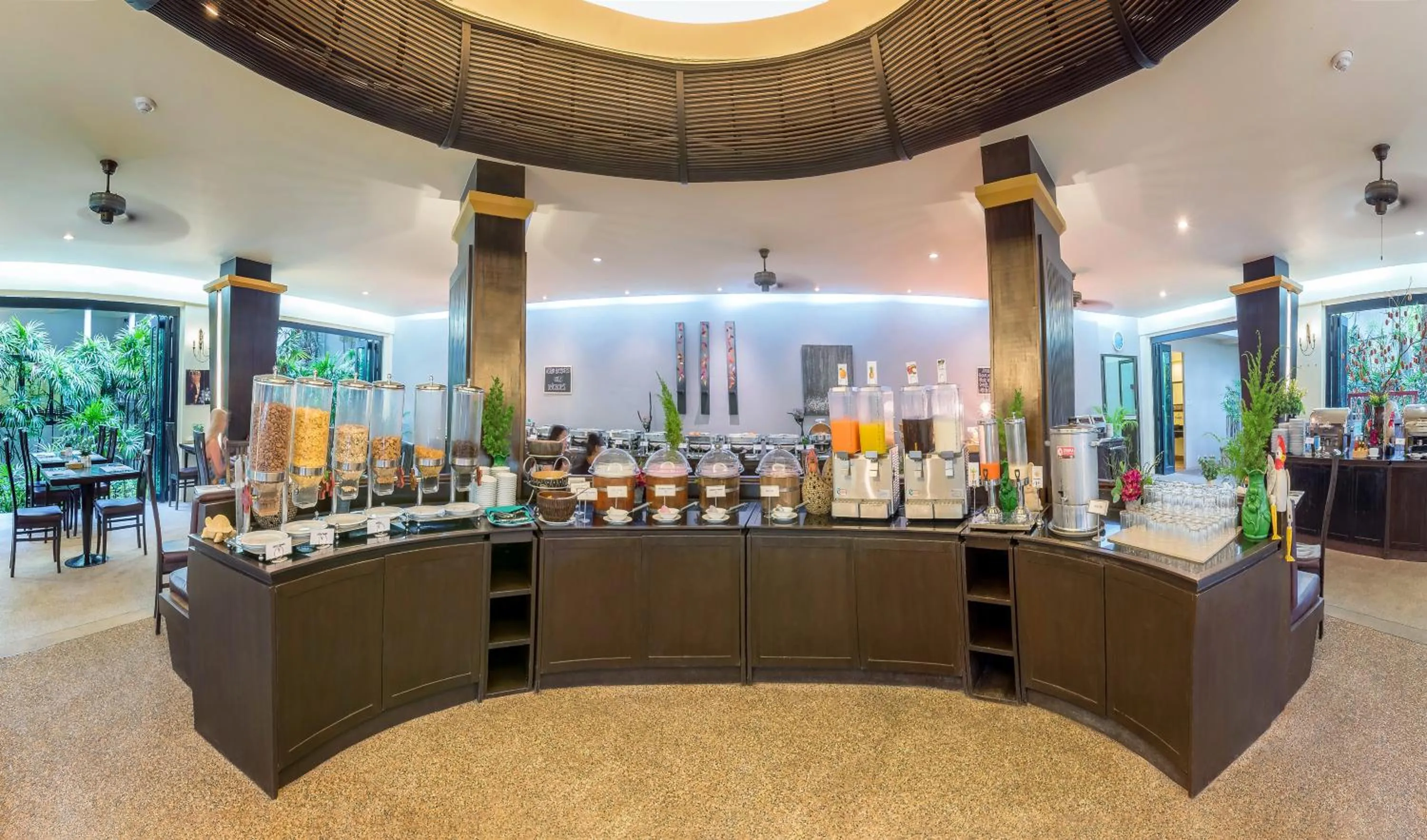 Restaurant/places to eat in Chada Lanta Beach Resort