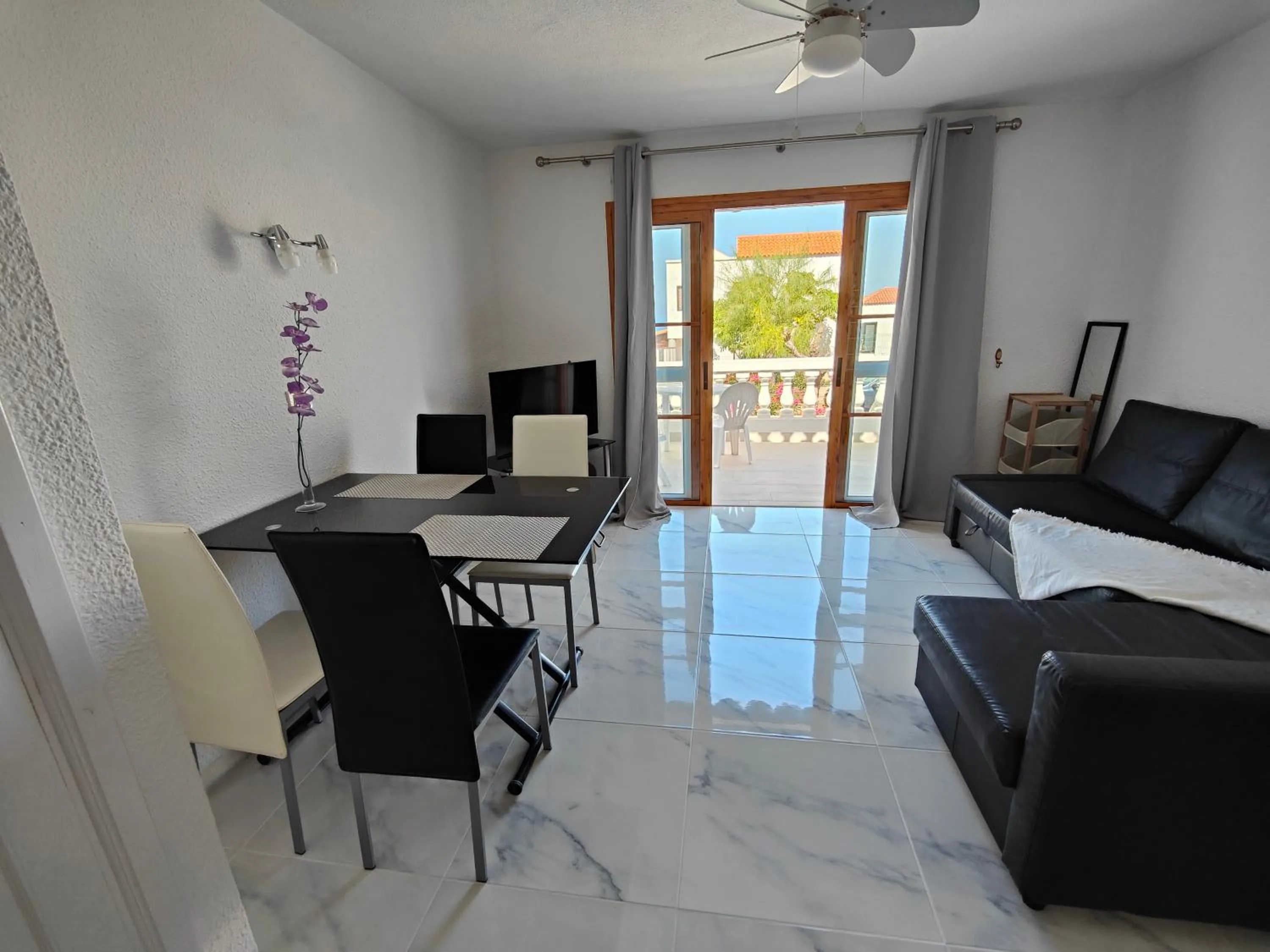 TV and multimedia in Port Royale