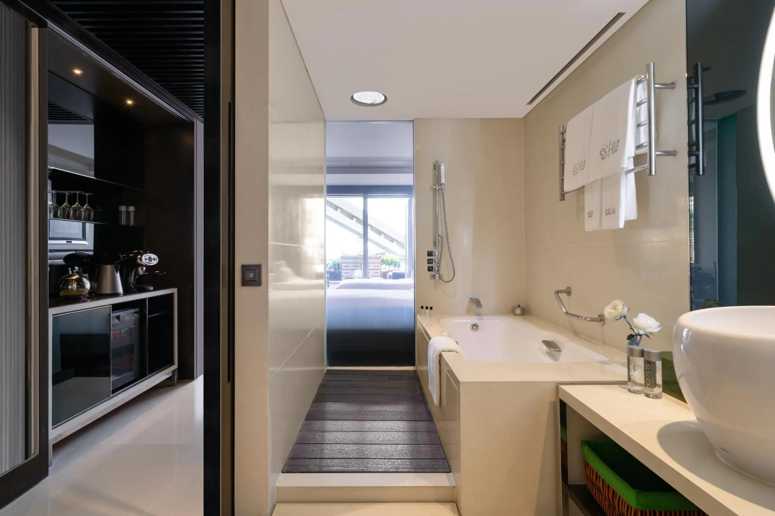 Bathroom in Hotel Éclat Beijing