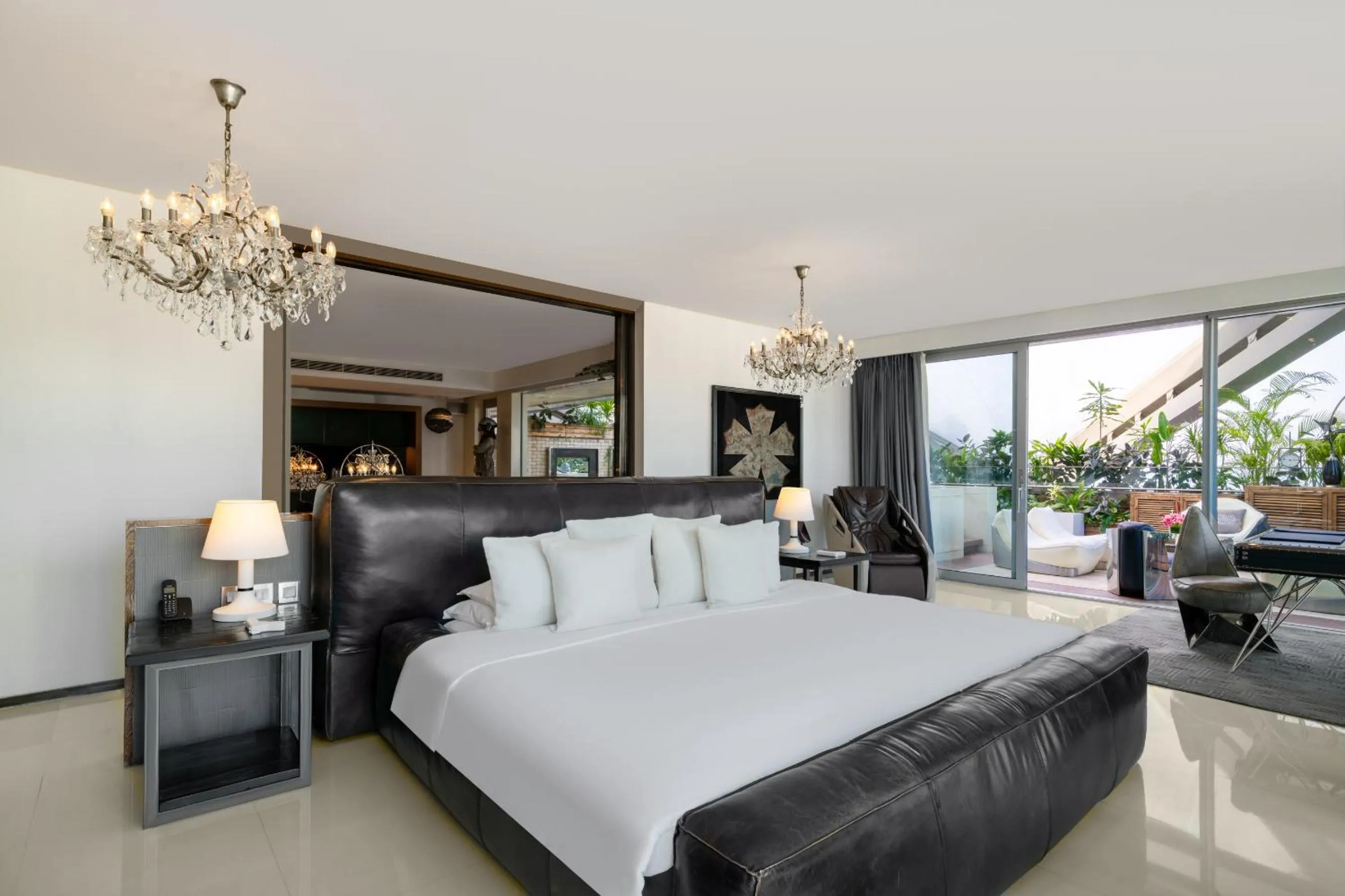 Bed in Hotel Éclat Beijing