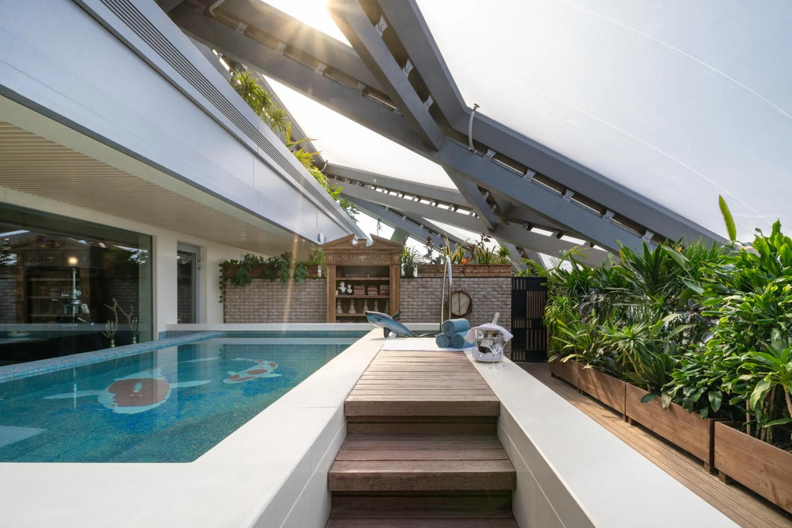 Pool view in Hotel Éclat Beijing