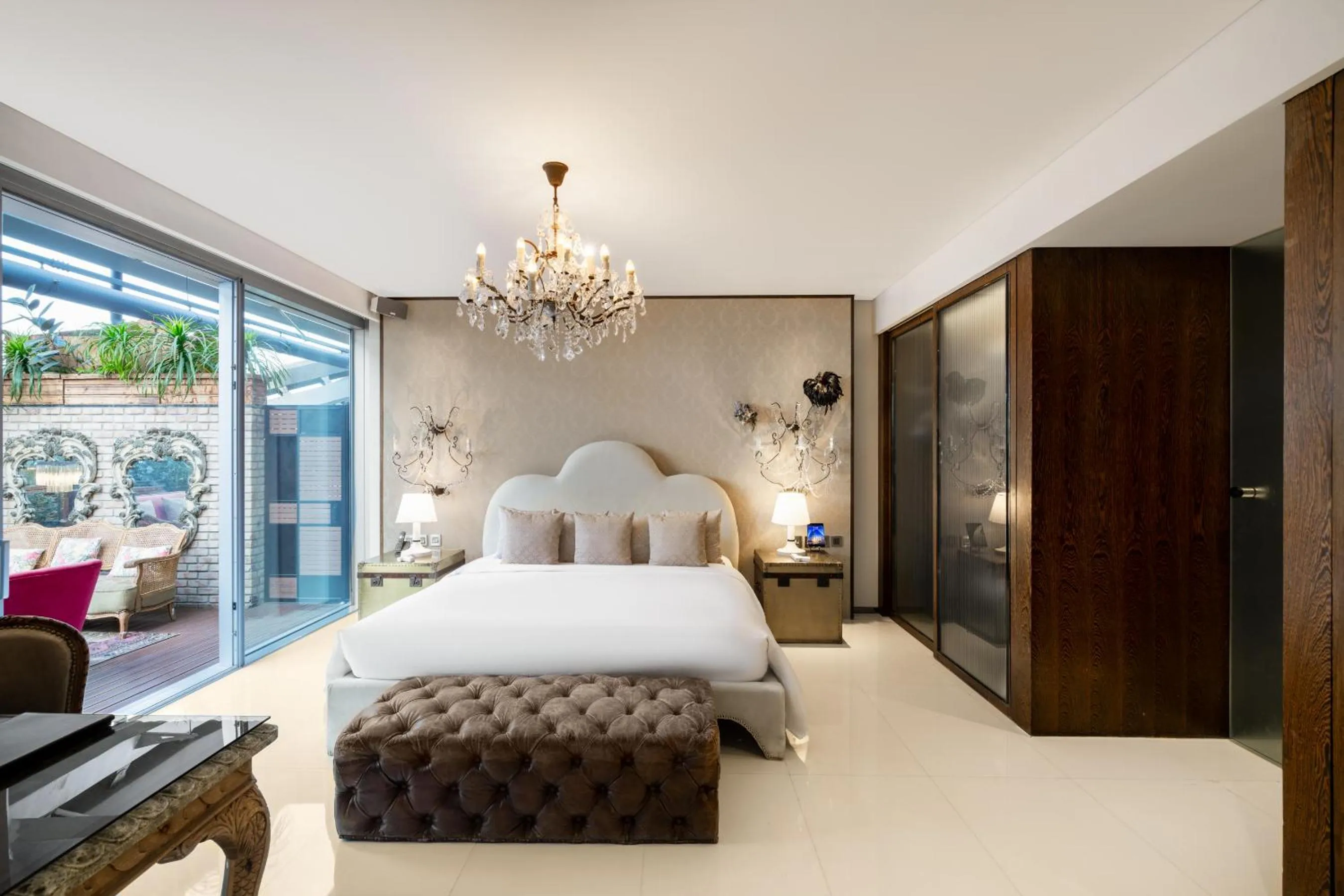 Bedroom, Bed in Hotel Éclat Beijing