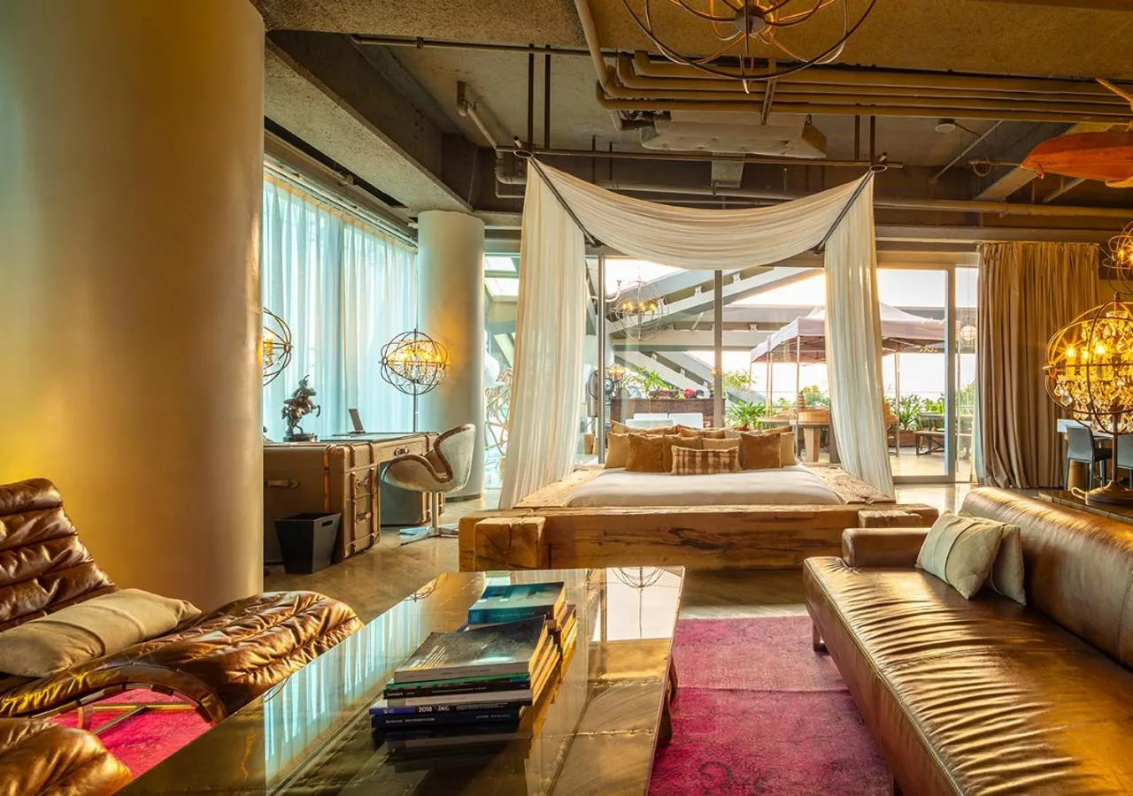 Bed in Hotel Éclat Beijing