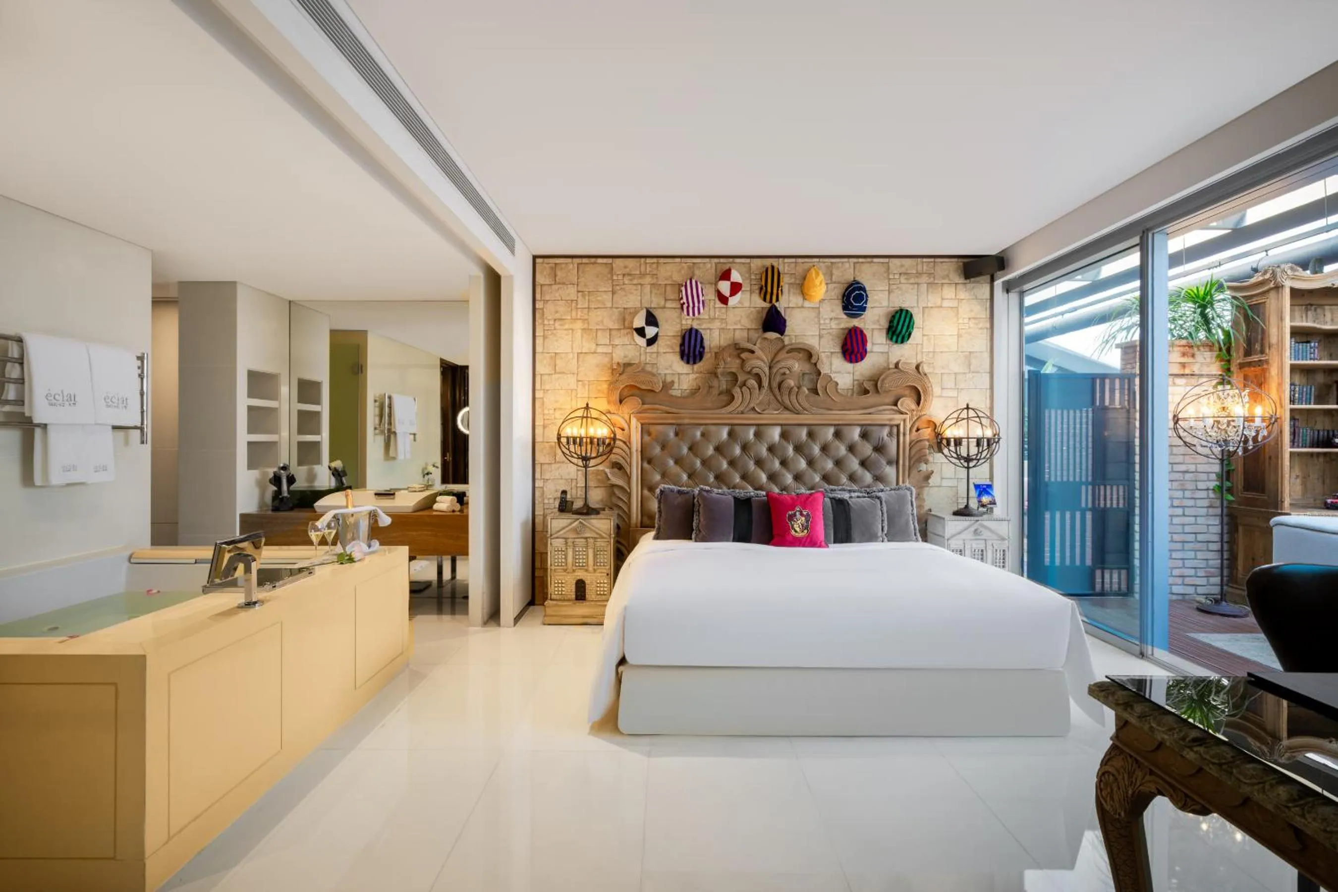 Bedroom, Bed in Hotel Éclat Beijing