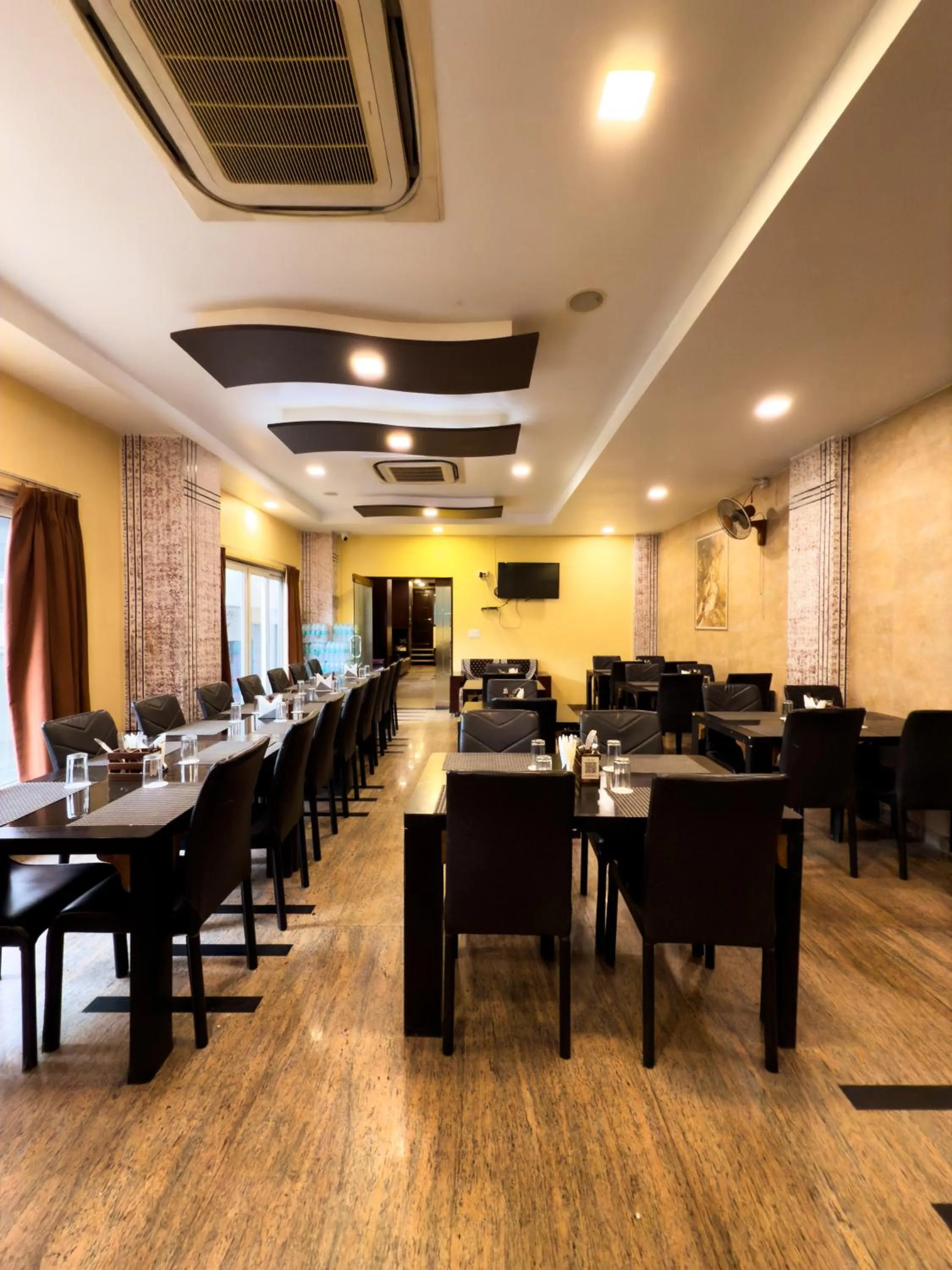 Restaurant/places to eat in Hotel Royal Palm - A Budget Hotel in Udaipur
