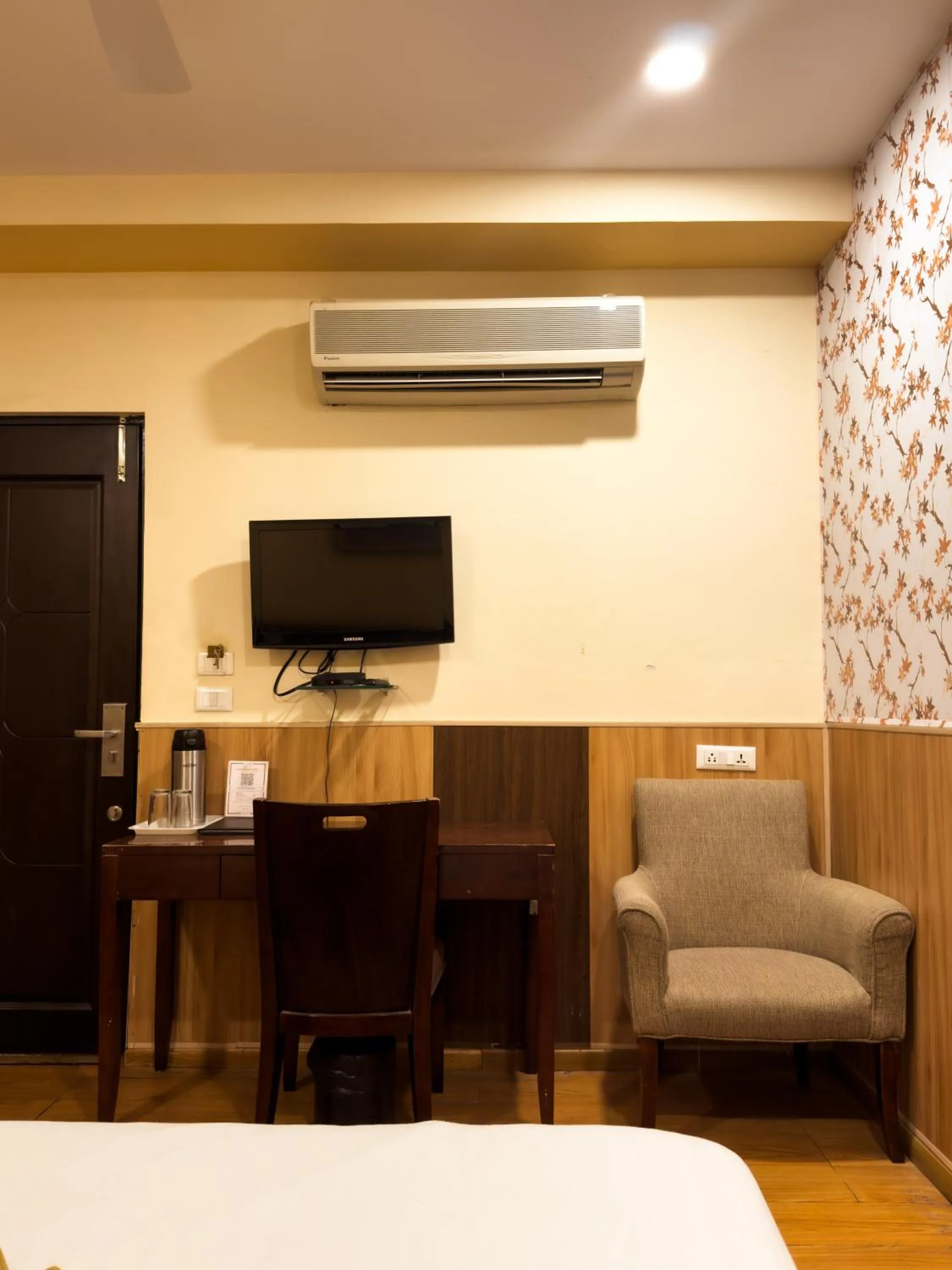 acessibility, Bed in Hotel Royal Palm - A Budget Hotel in Udaipur