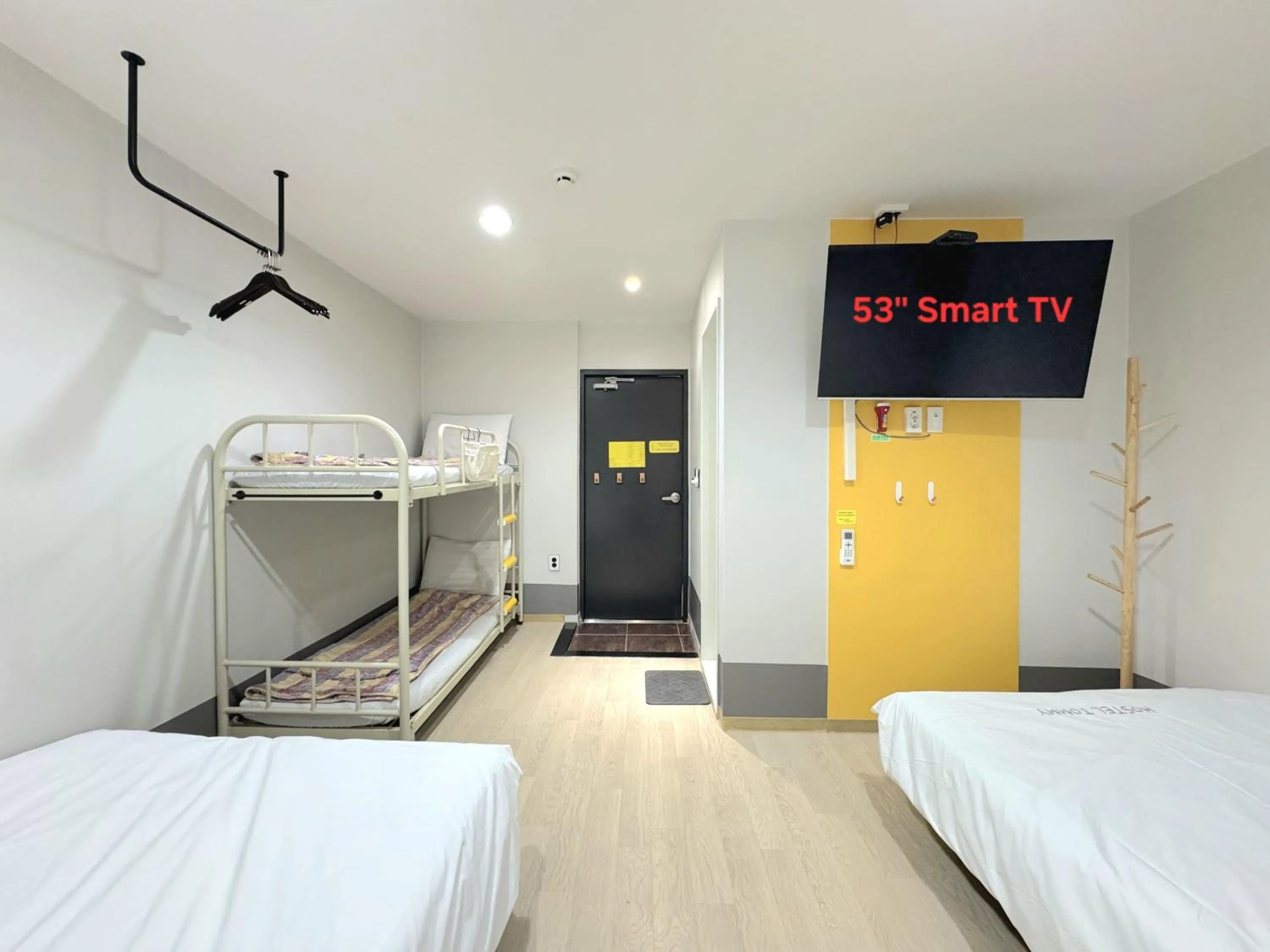 Bedroom, Bed in Hostel Tommy Renewal 2025