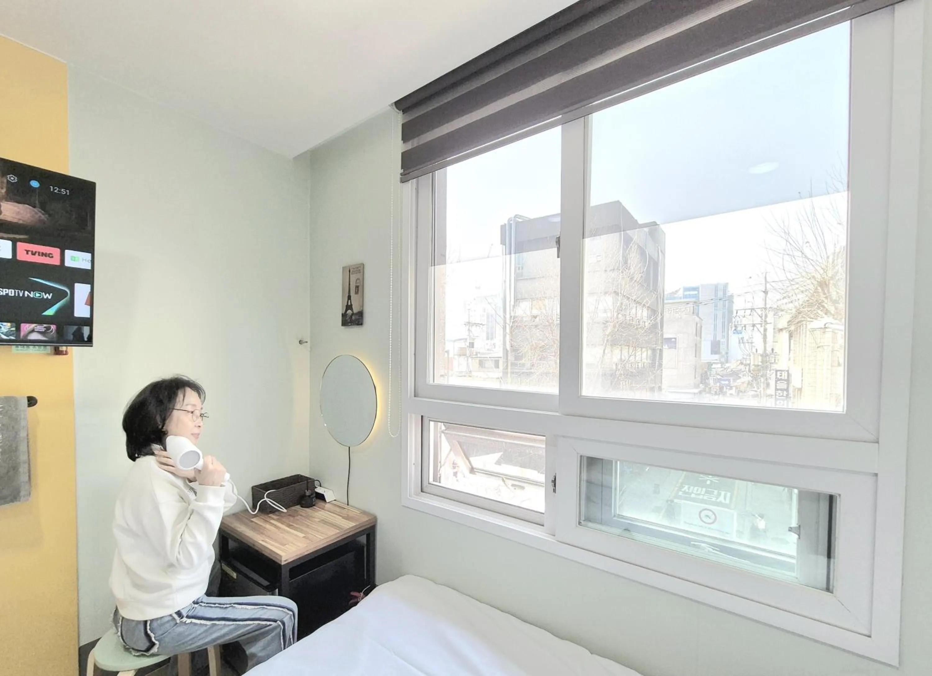 People in Hostel Tommy Renewal 2025