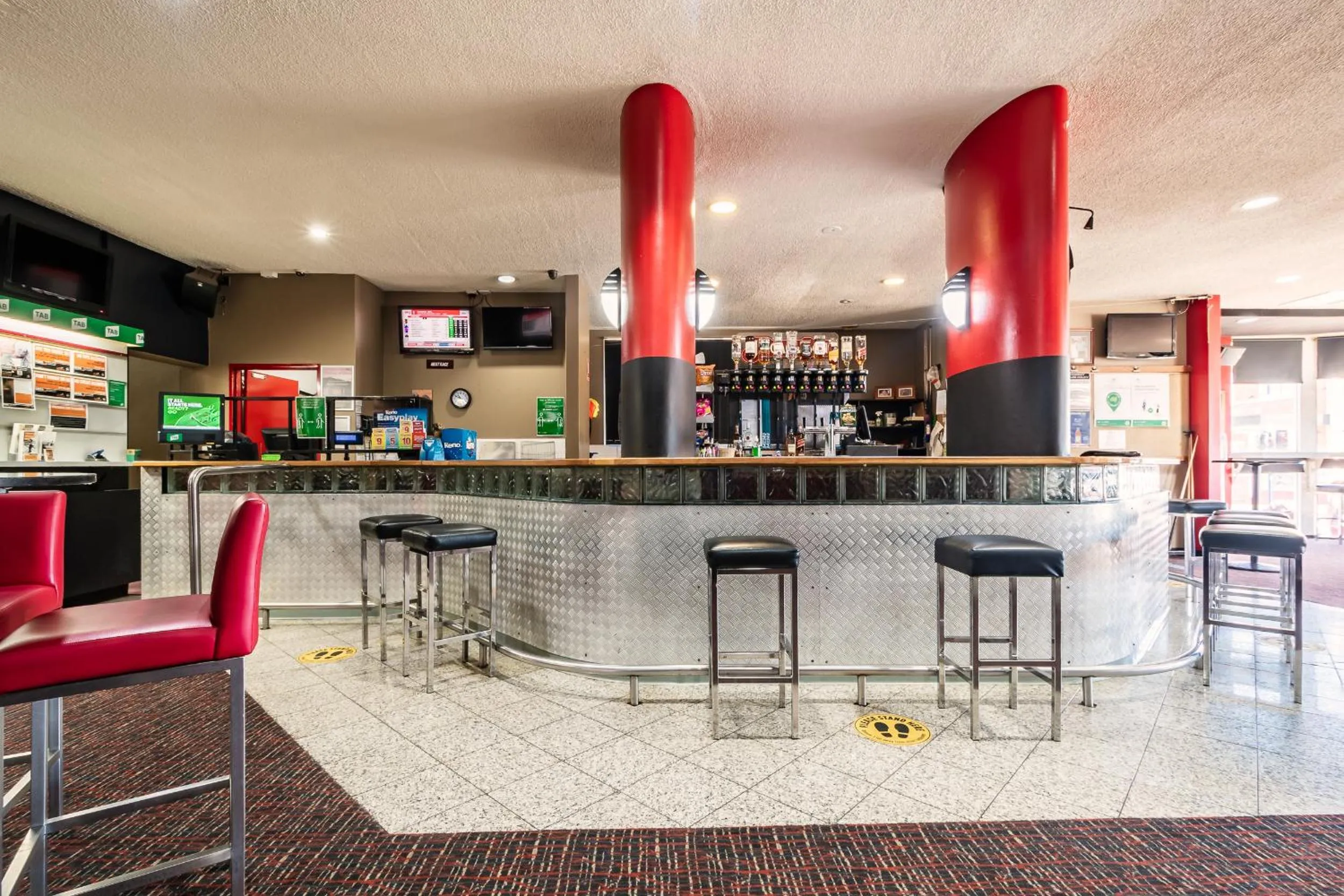 Lounge or bar in The Lighthouse Hotel