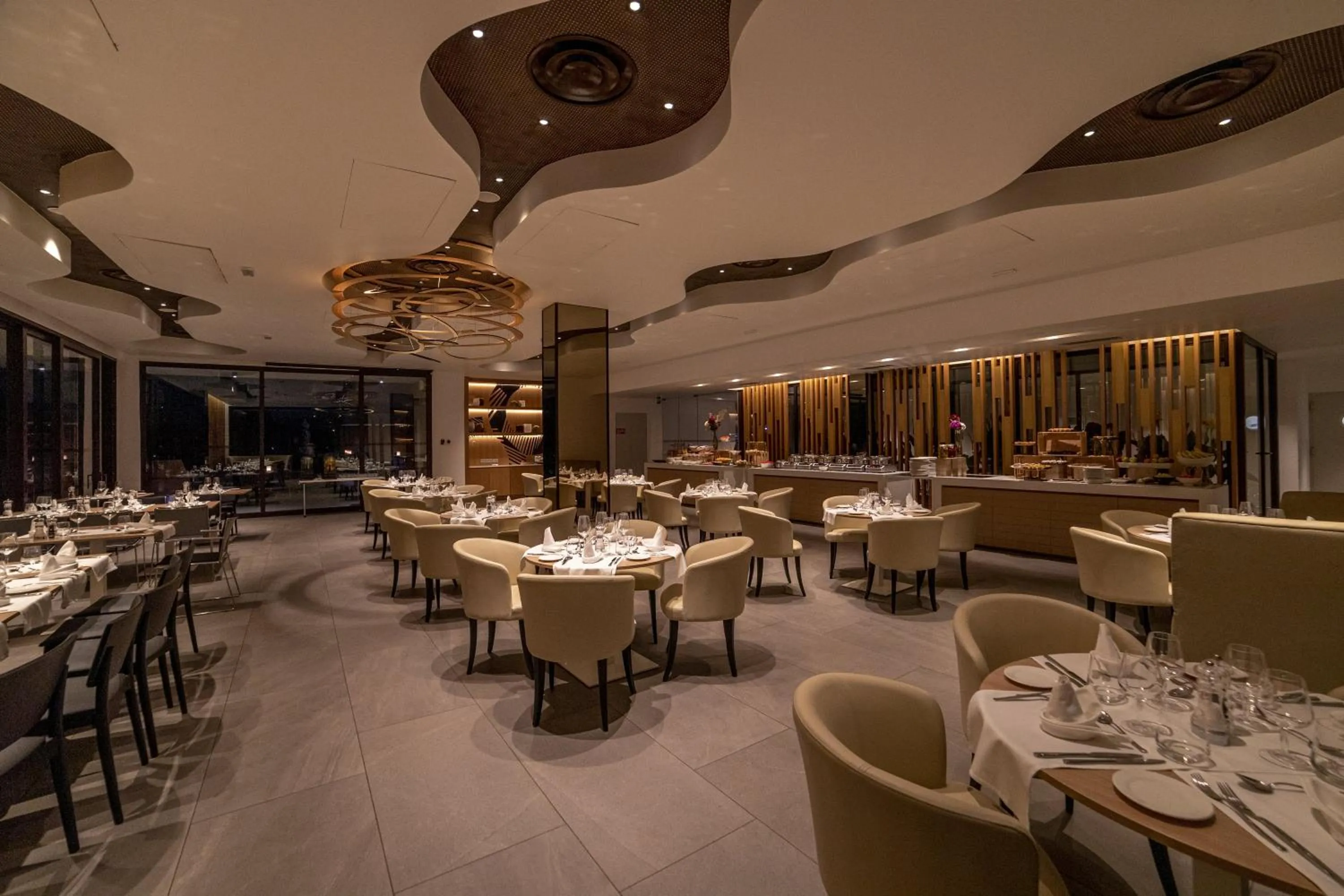 Restaurant/places to eat in Noom Hotel Niamey