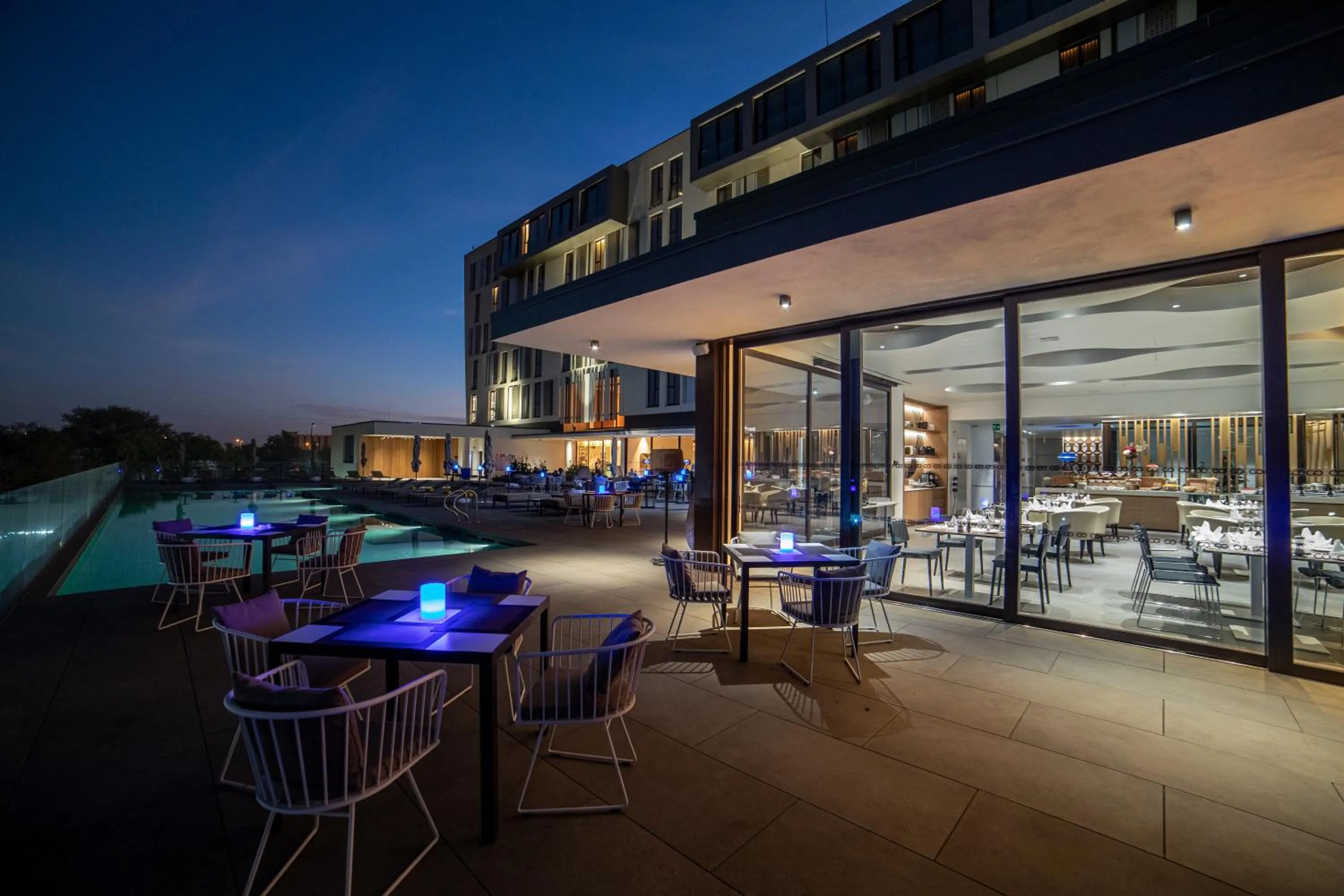 Restaurant/places to eat in Noom Hotel Niamey