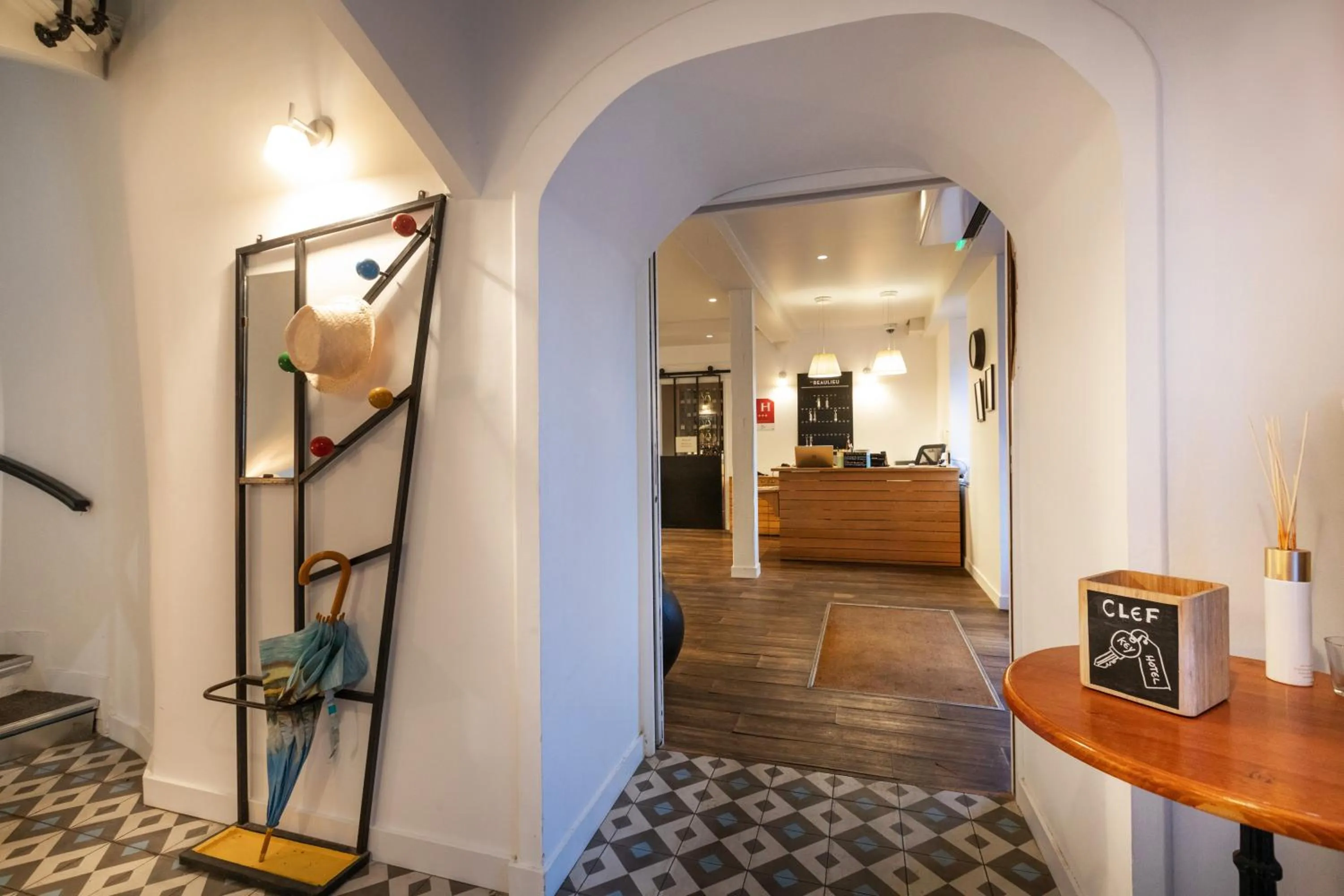 Lobby or reception in Hotel Beaulieu Lyon Charbonnières