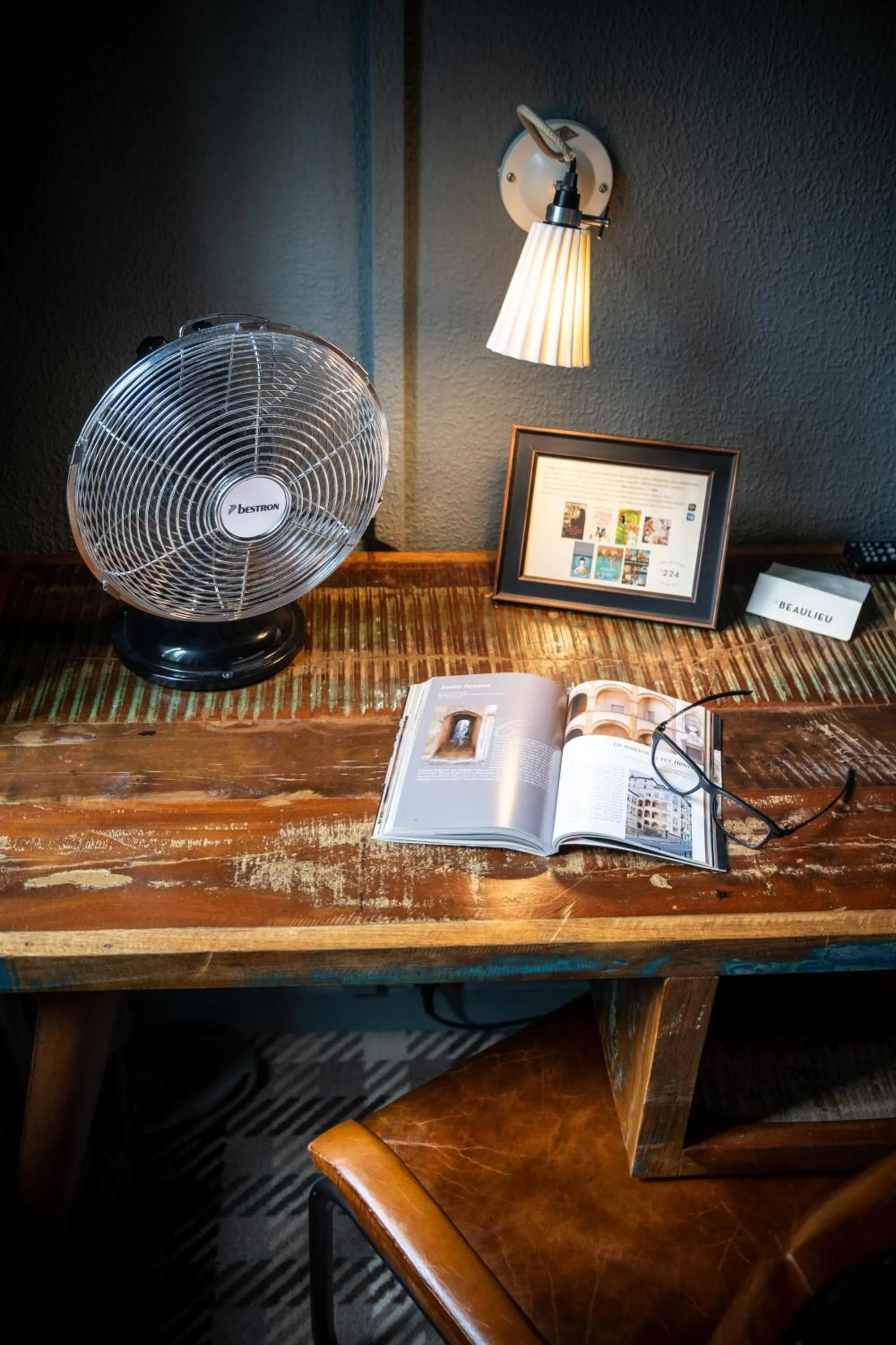 fireplace in Hotel Beaulieu Lyon Charbonnières