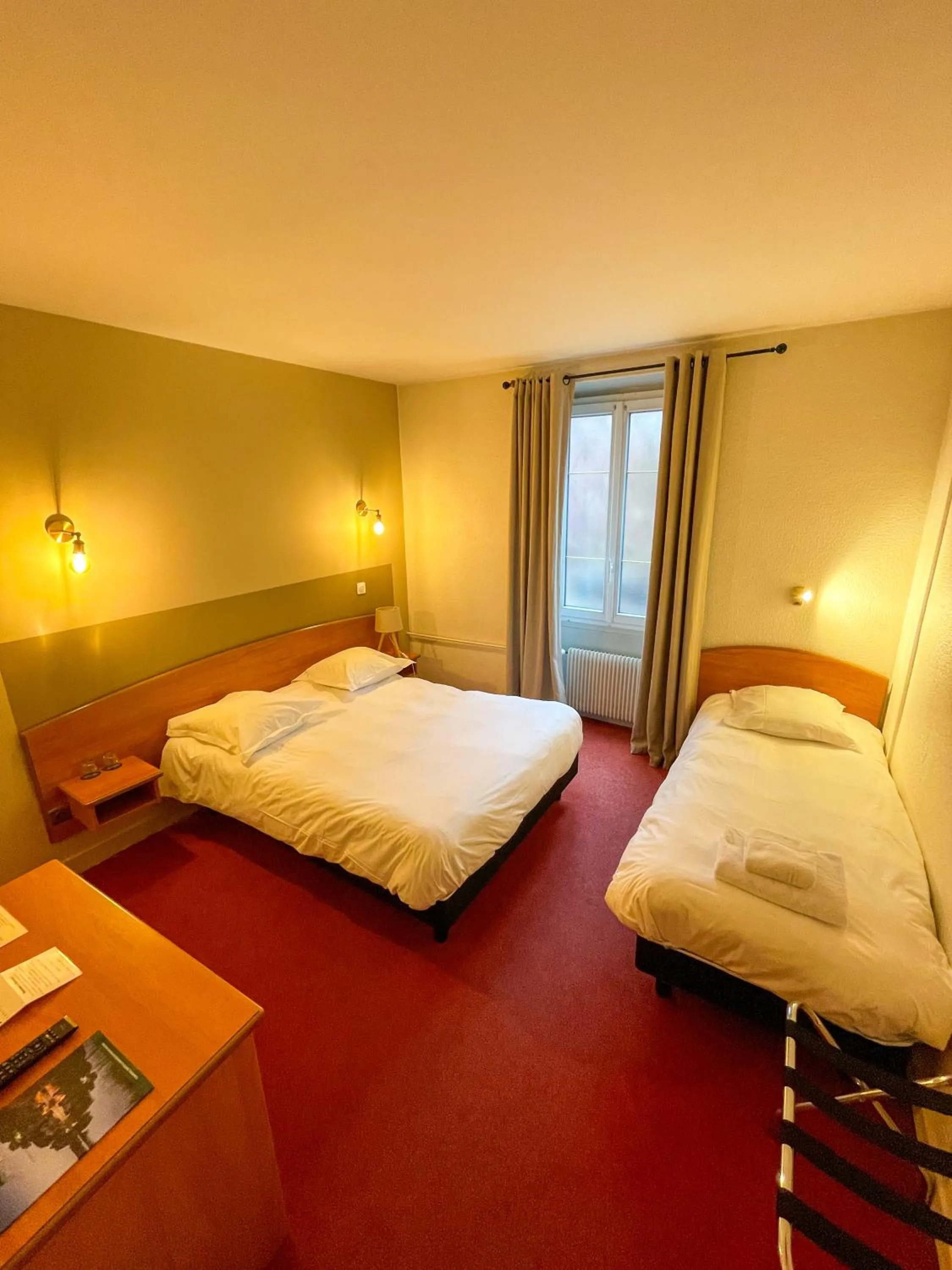 Bedroom, Bed in Hotel Beaulieu Lyon Charbonnières