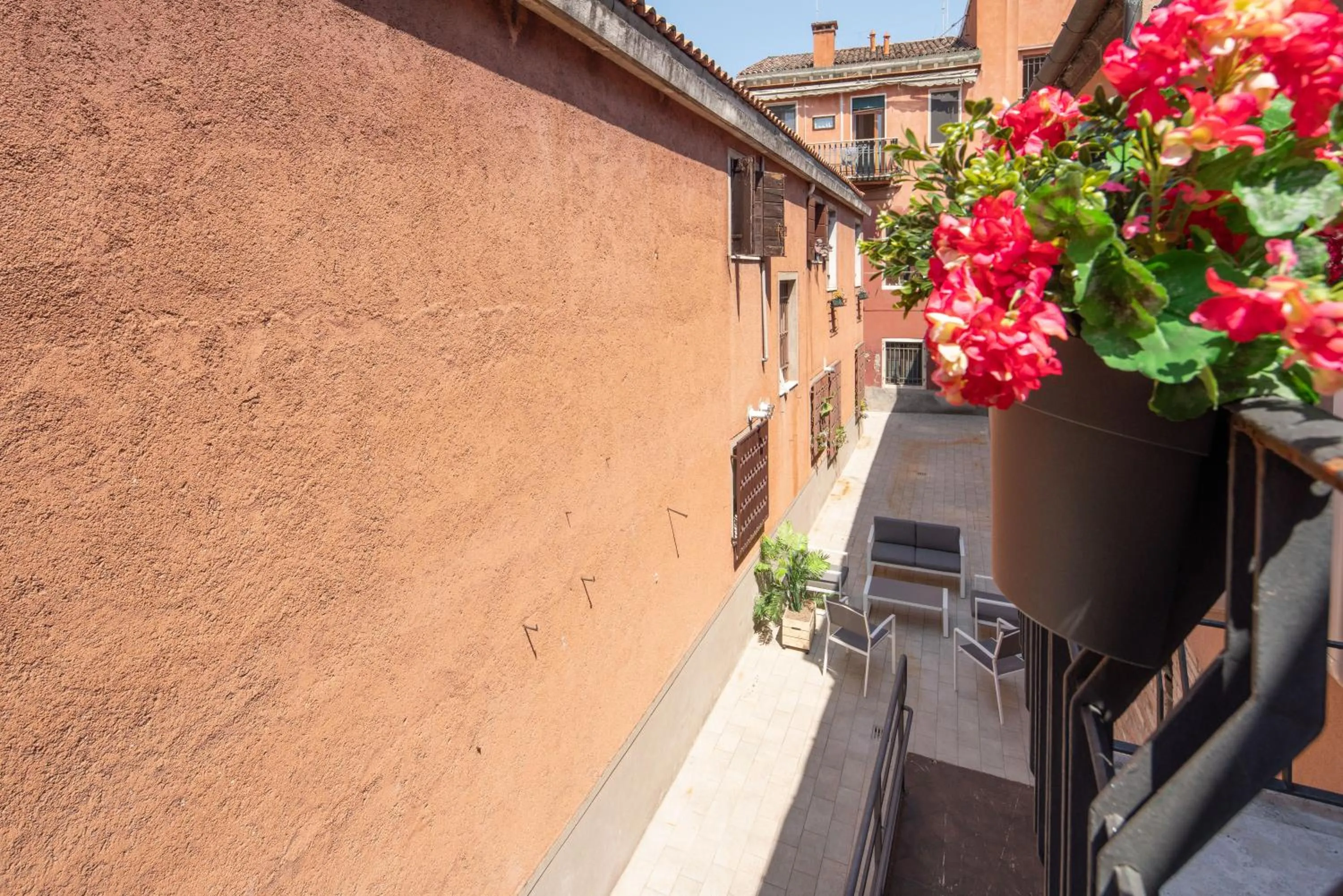 Balcony/Terrace in Design Palace Apartment by Wonderful Italy