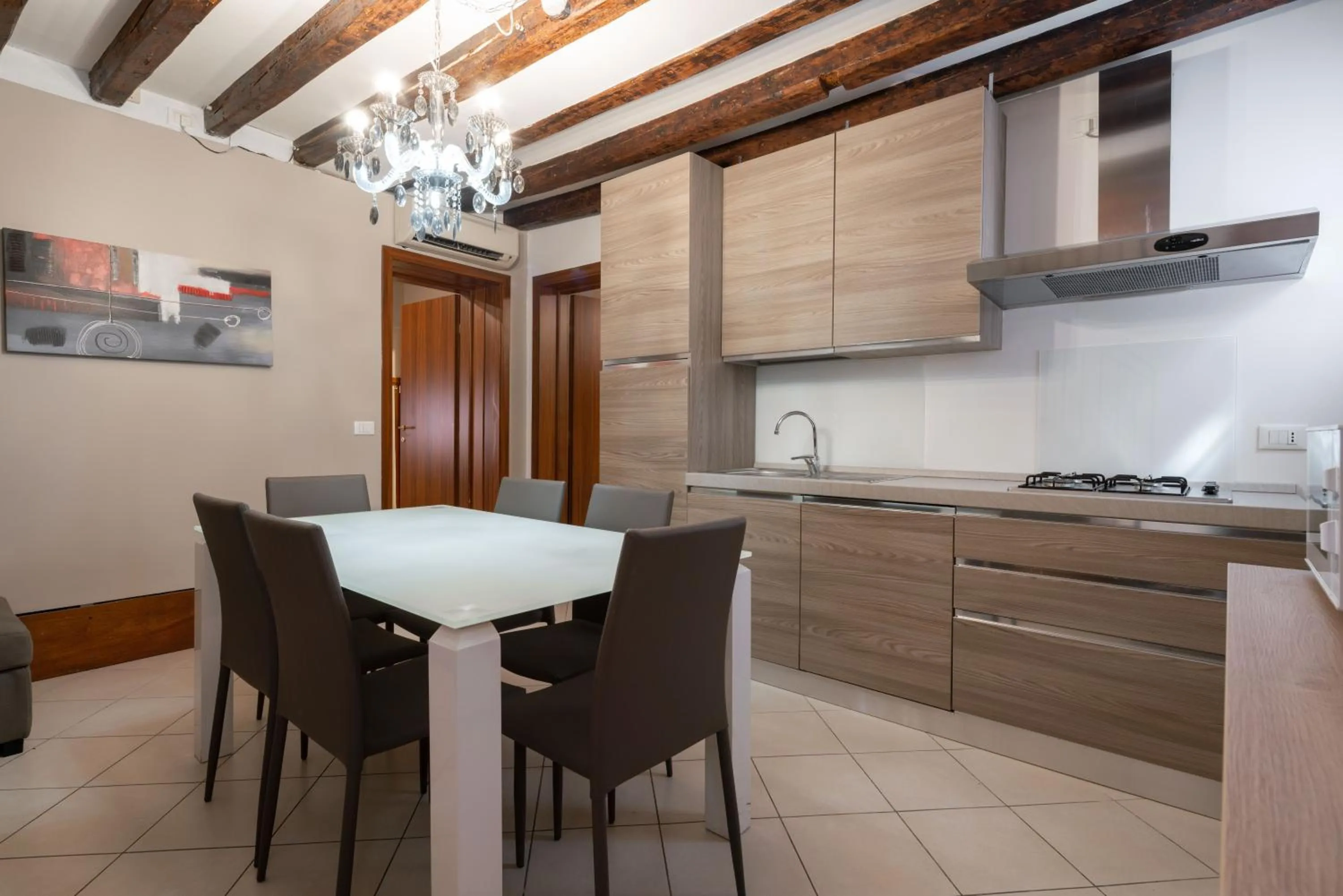 Dining area in Design Palace Apartment by Wonderful Italy