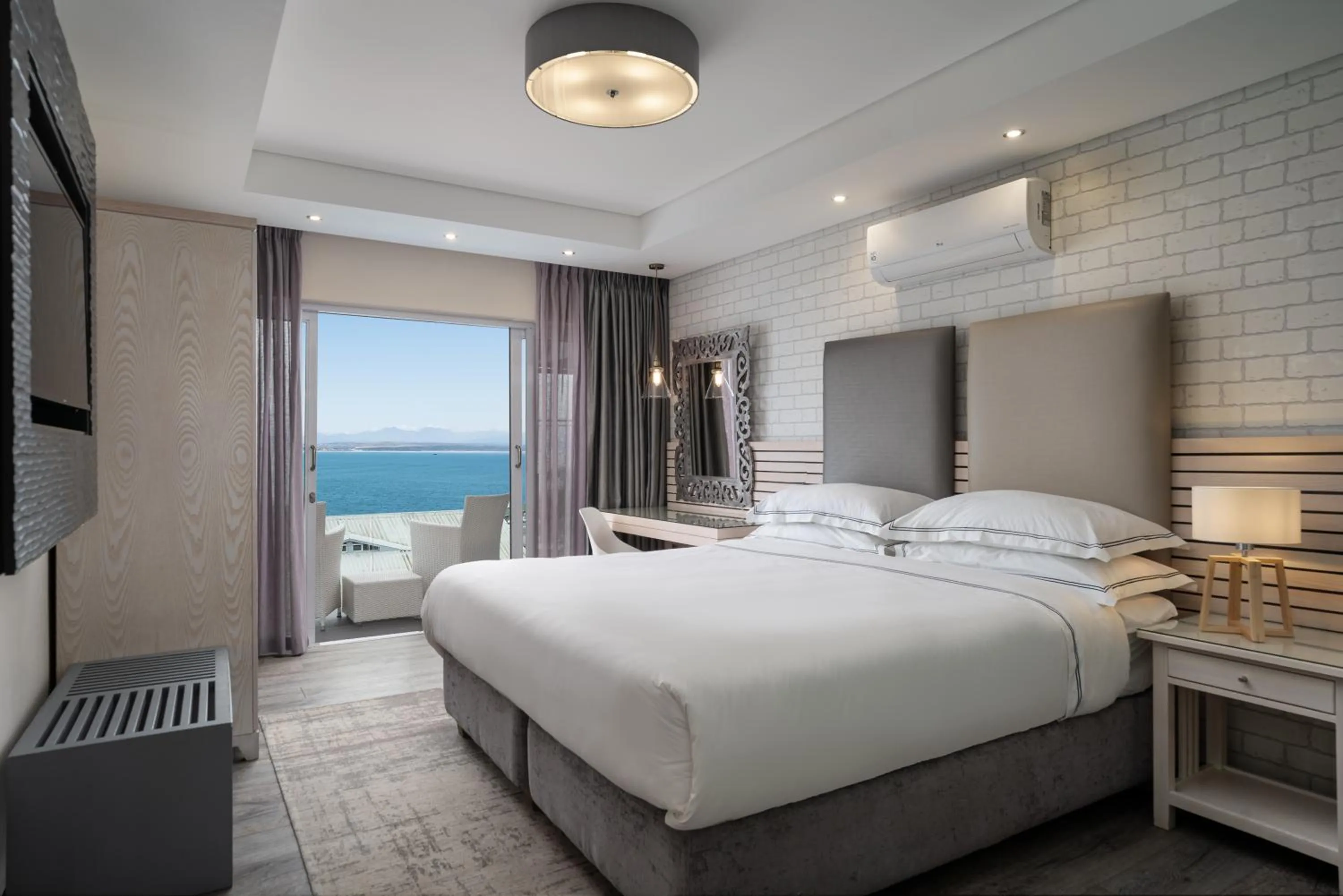 Bed in Protea Hotel by Marriott Mossel Bay