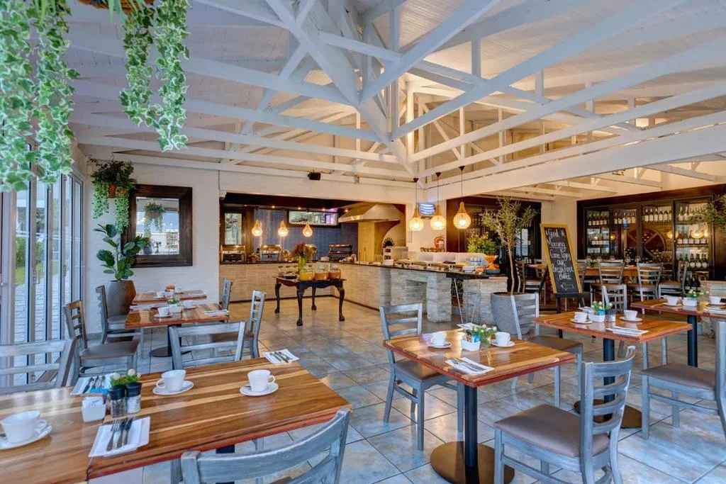 Restaurant/places to eat in Protea Hotel by Marriott Mossel Bay