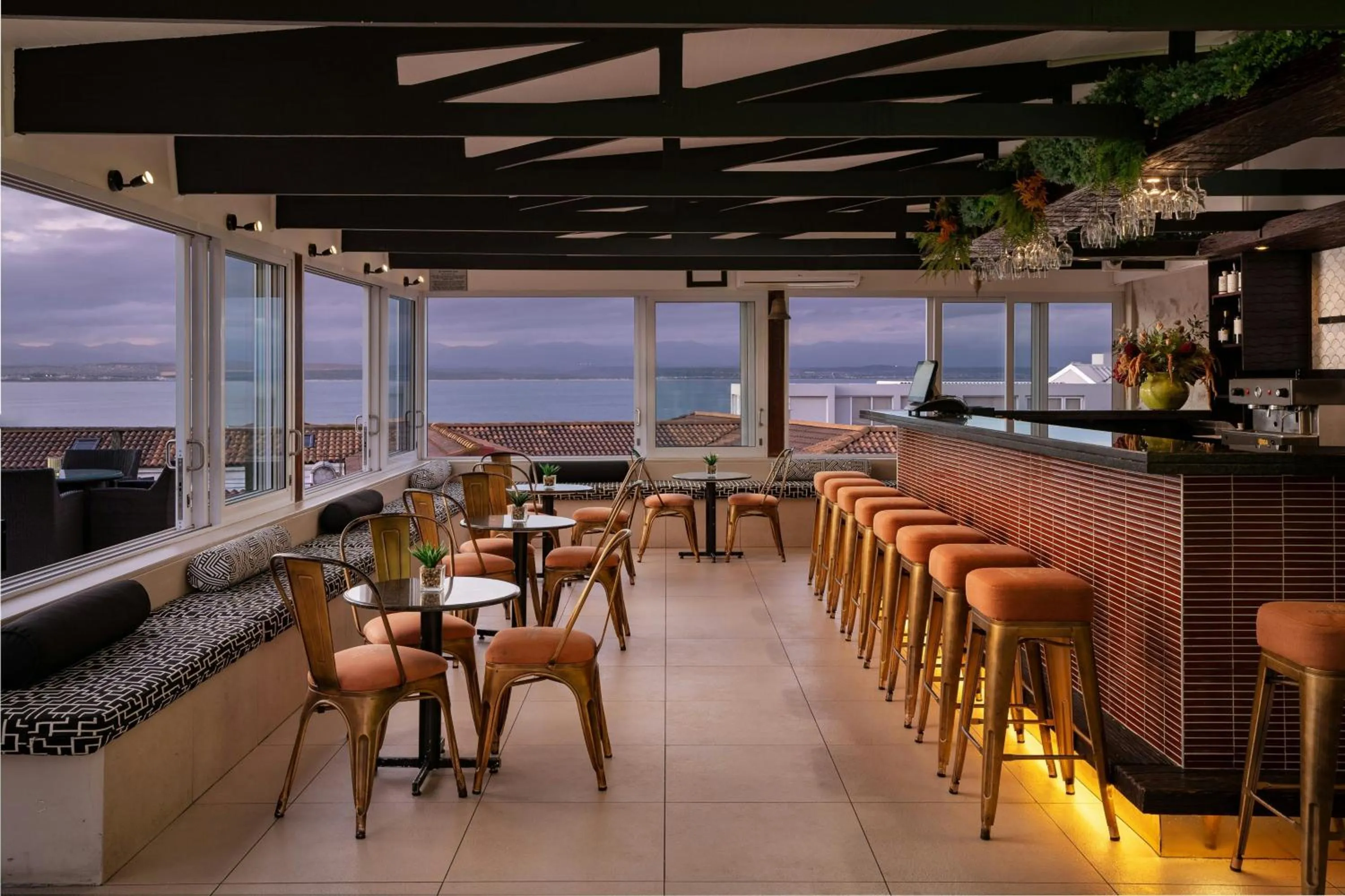 Lounge or bar in Protea Hotel by Marriott Mossel Bay