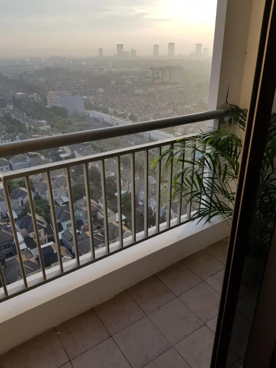 Balcony/Terrace in M-Town Signature Gading Serpong by J`s Luxury Apartment