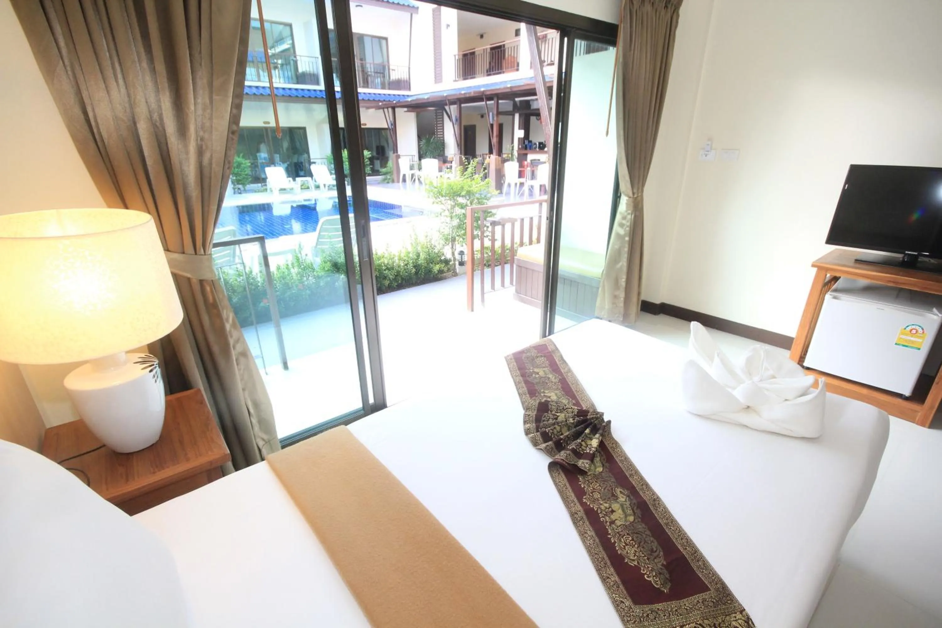 Bed in Phangan Island View - SHA Extra Plus
