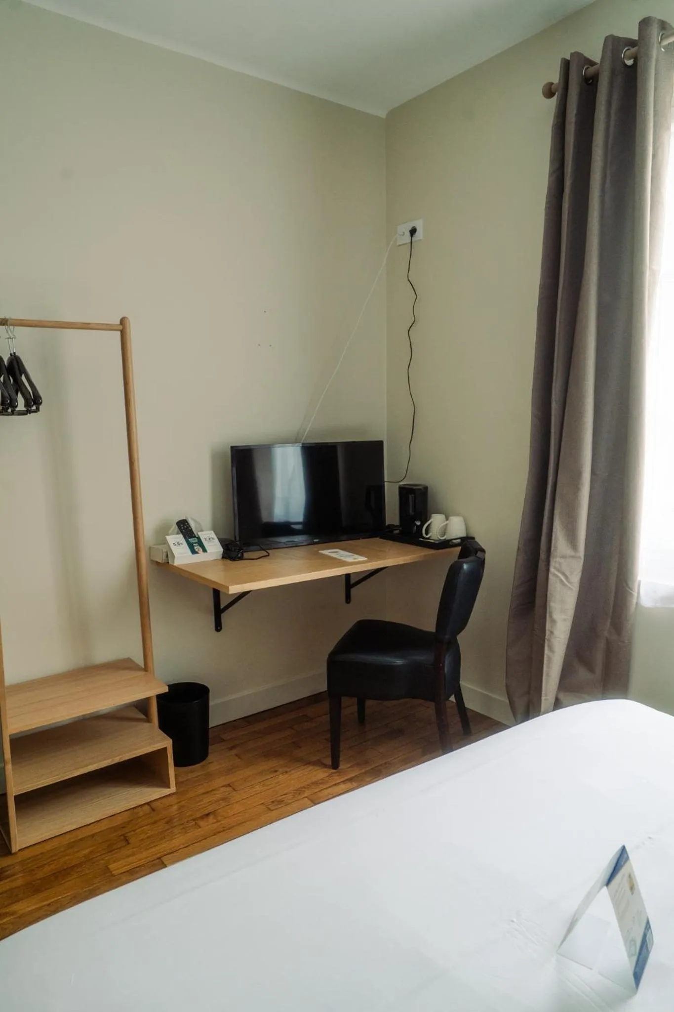 Bed in LOGIS -Hotel & Restaurant de la Place