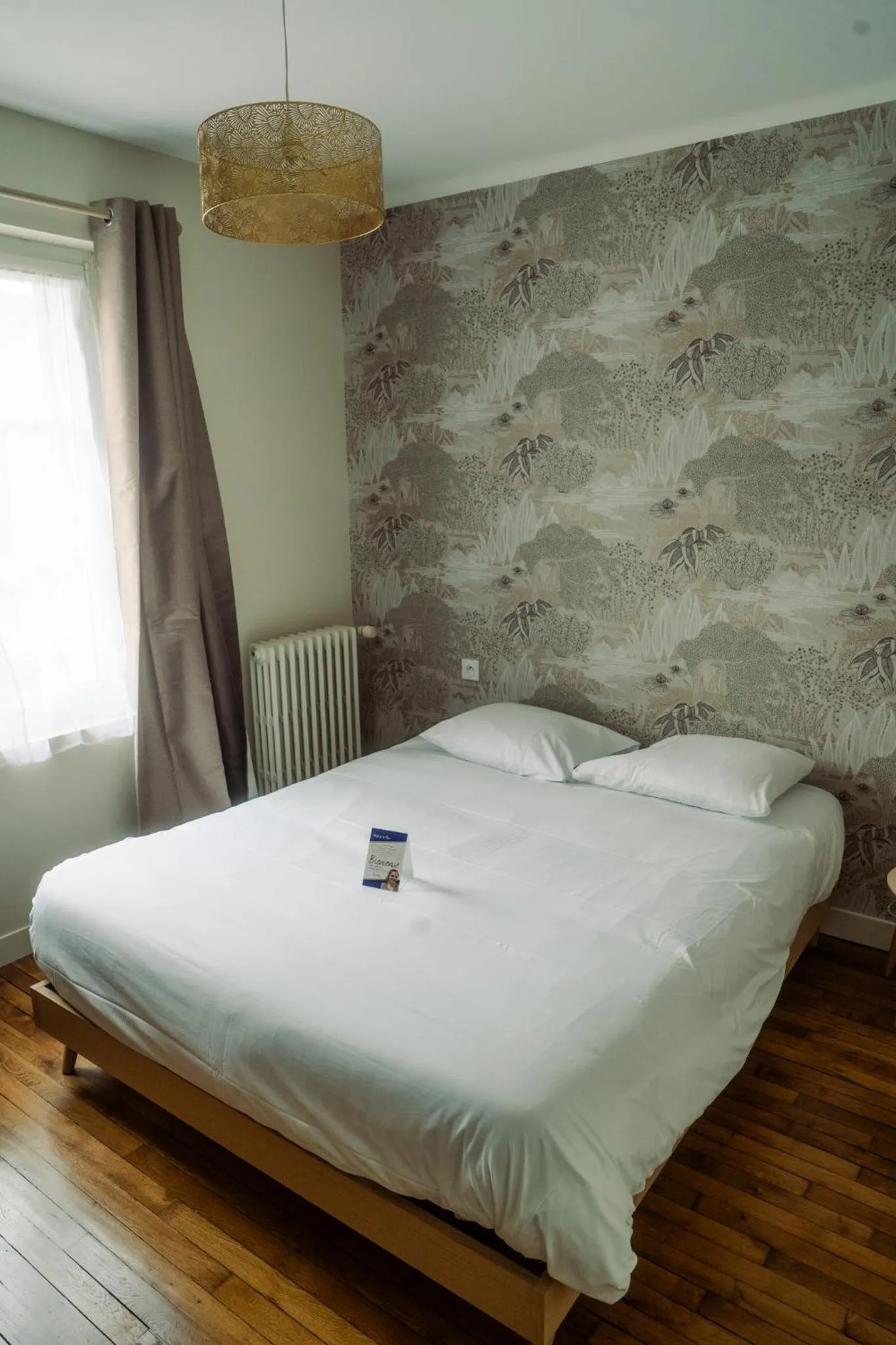 Bed in LOGIS -Hotel & Restaurant de la Place