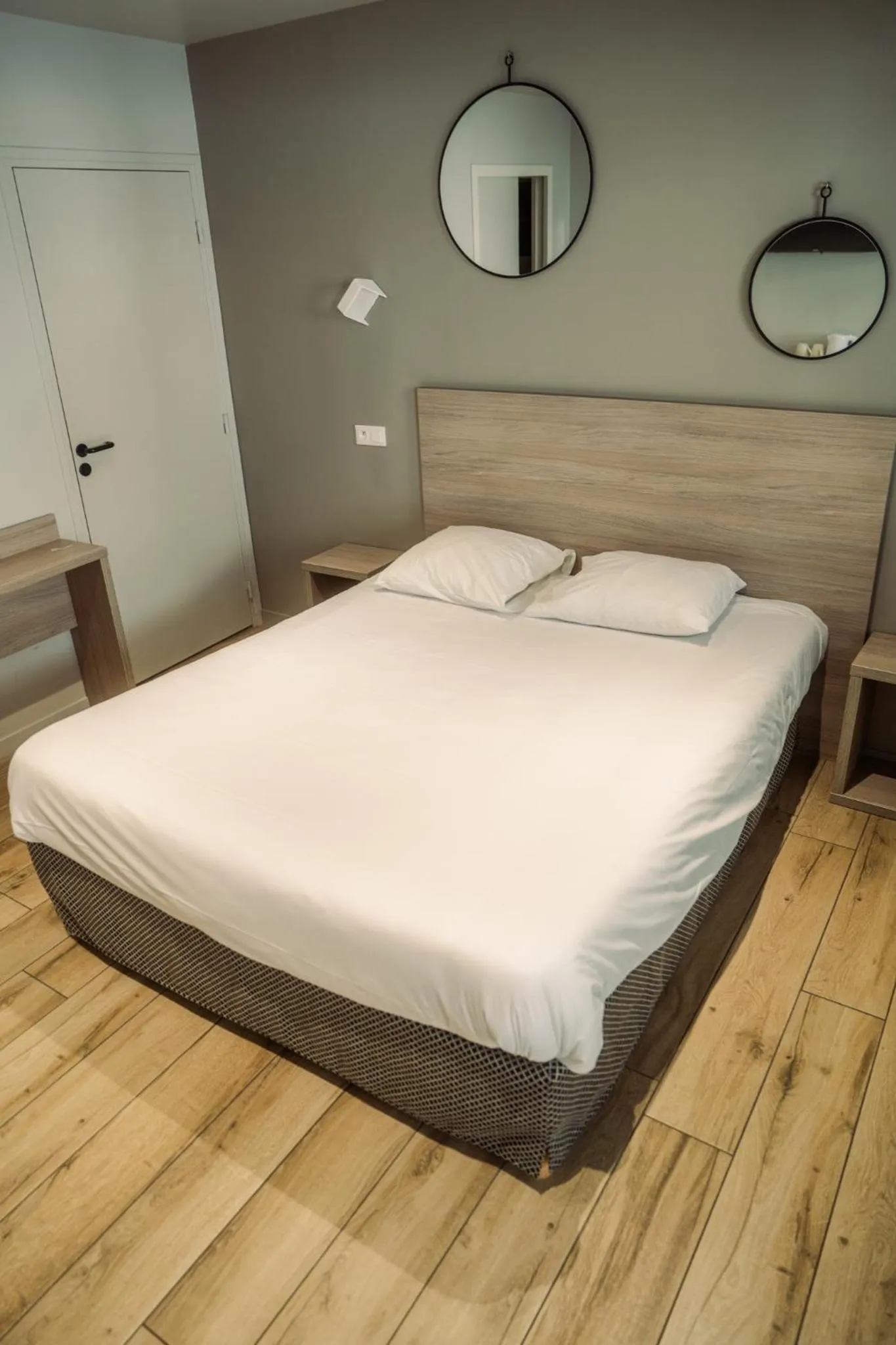 Bed in LOGIS -Hotel & Restaurant de la Place