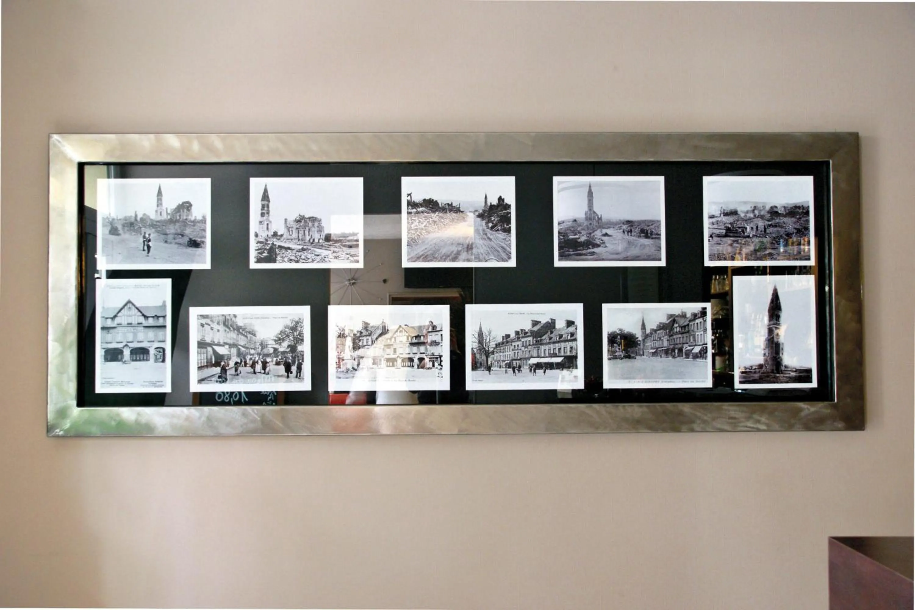 Lobby or reception in LOGIS -Hotel & Restaurant de la Place