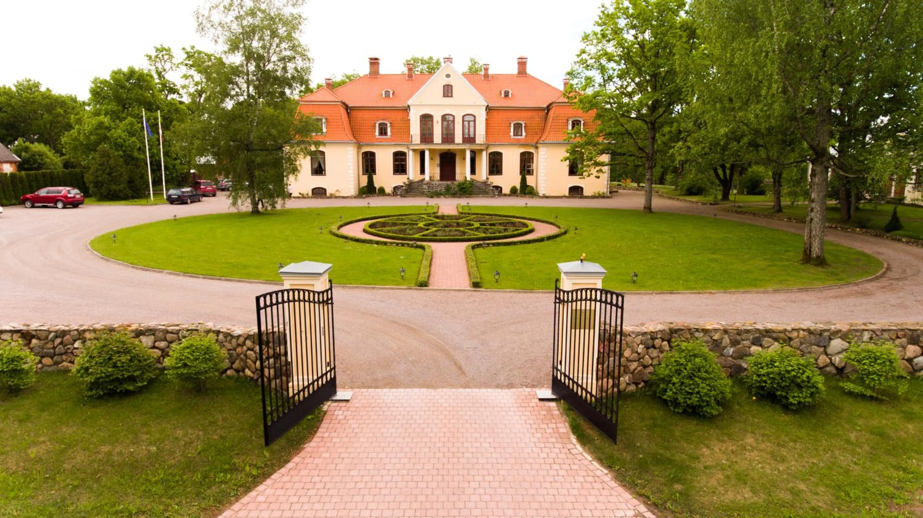 Facade/entrance in Liepupe Manor