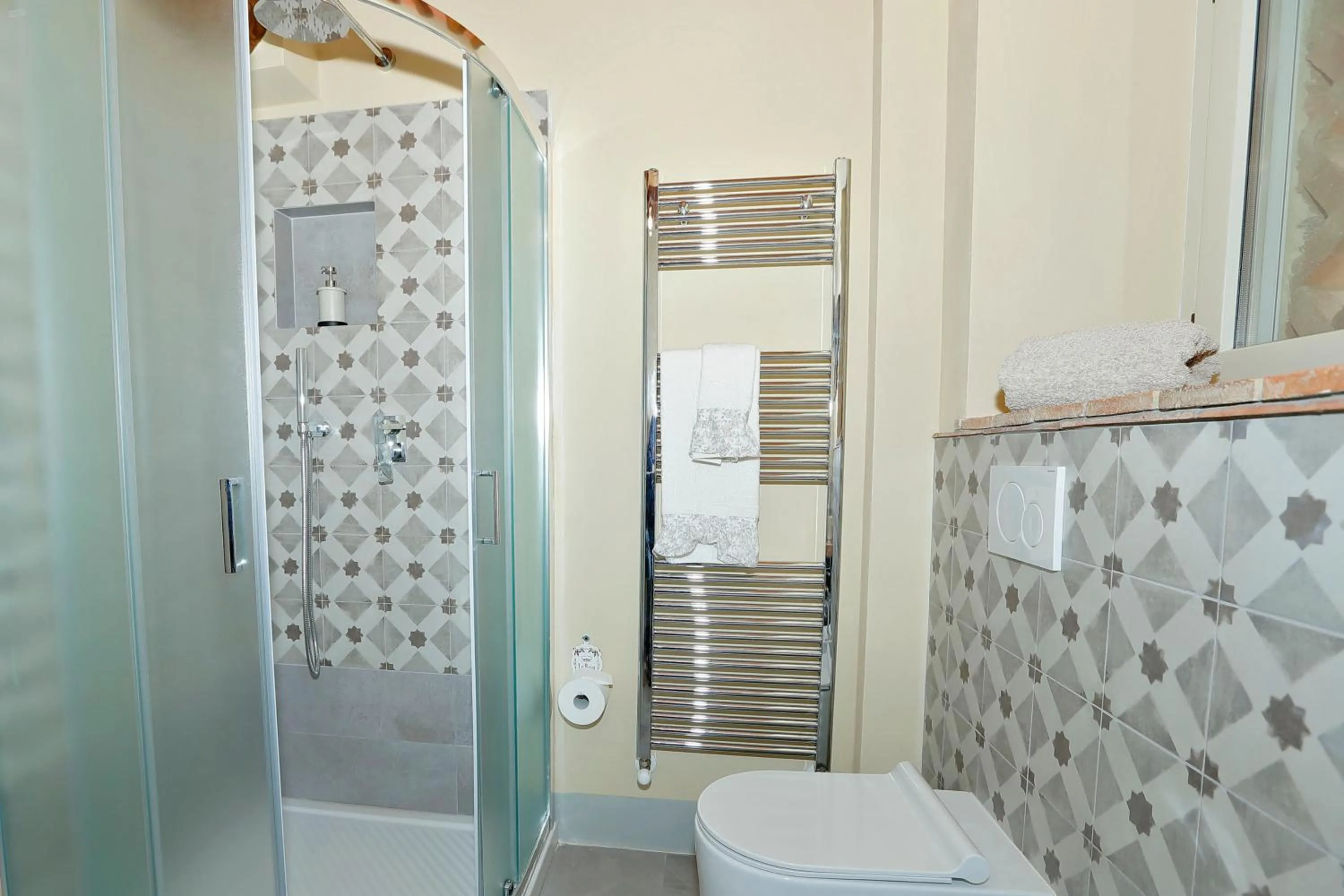 Shower in B&B CASAGRANDE