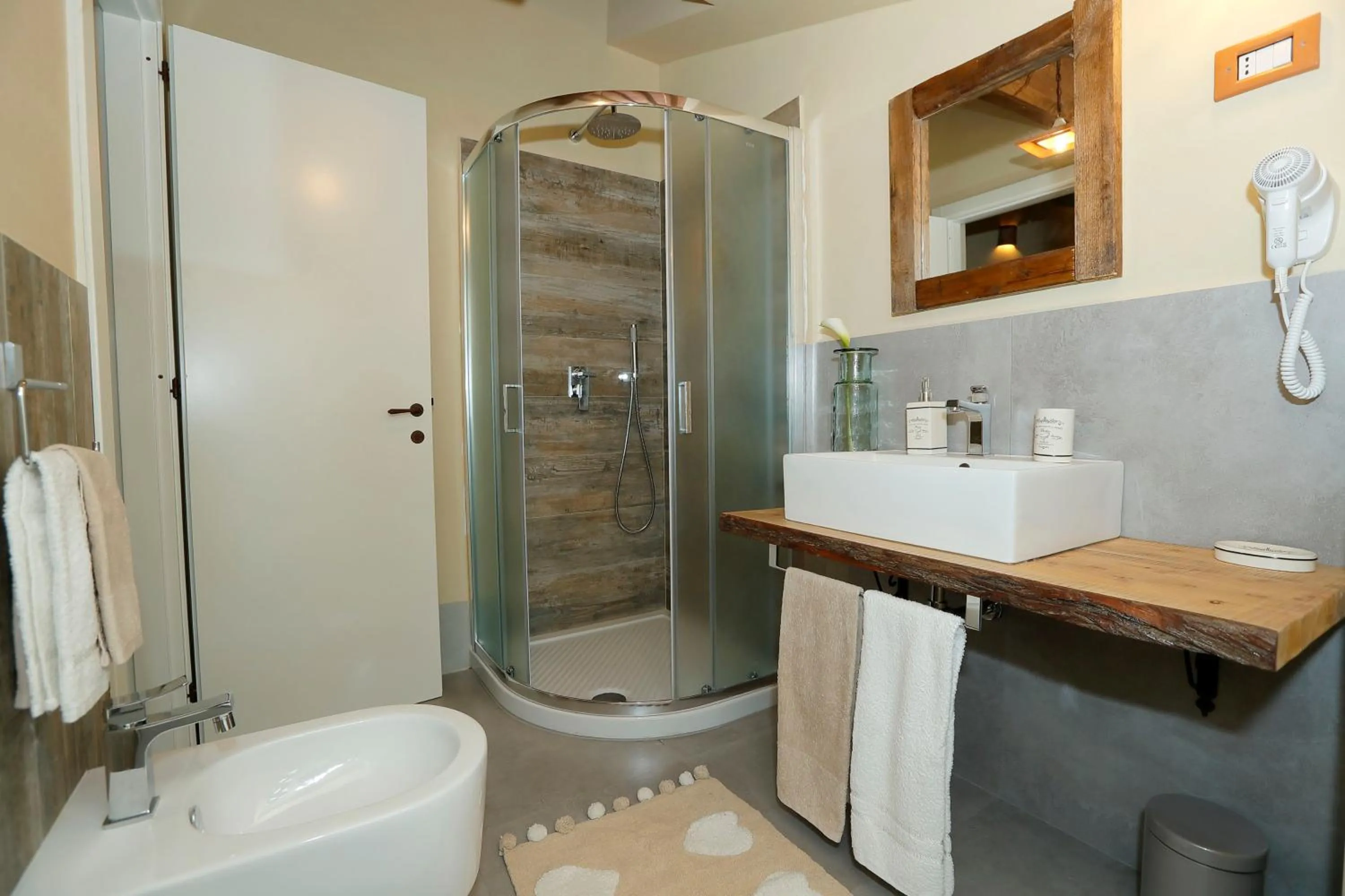 Shower in B&B CASAGRANDE