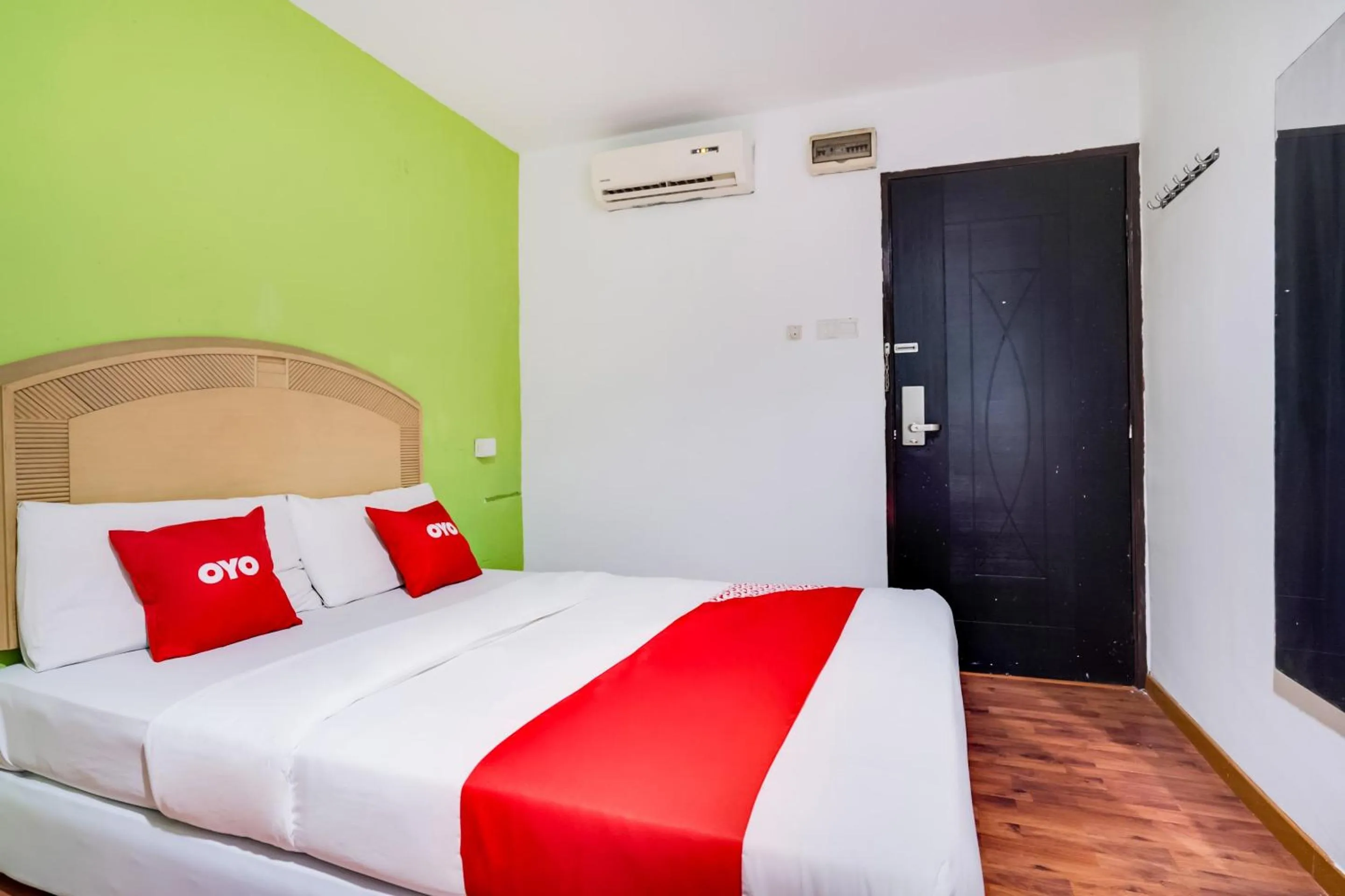 Bedroom, Bed in OYO 89652 Bjorn Boutique Hotel