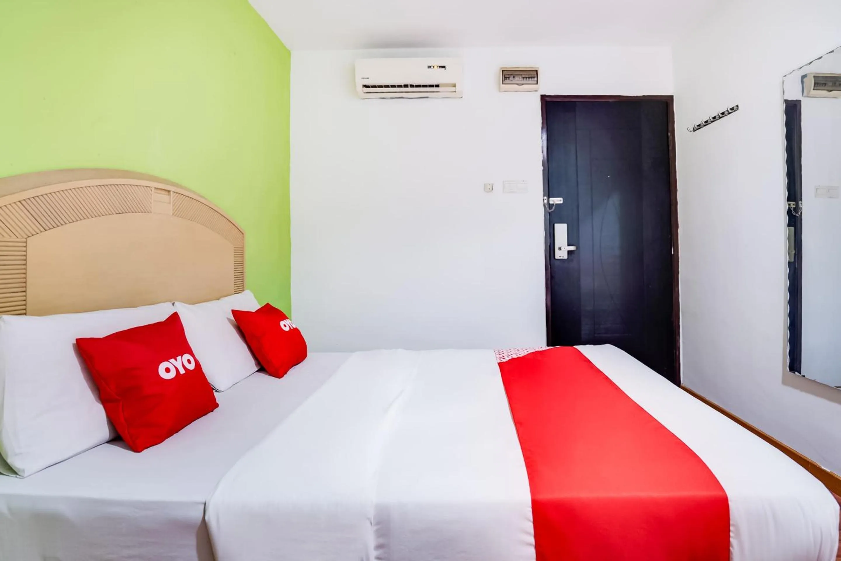 Bedroom, Bed in OYO 89652 Bjorn Boutique Hotel