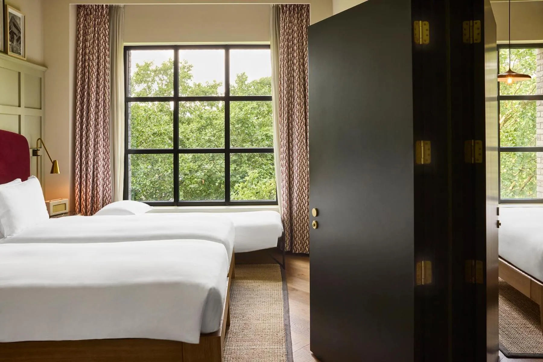 Bedroom, Bed in The Hoxton, Southwark