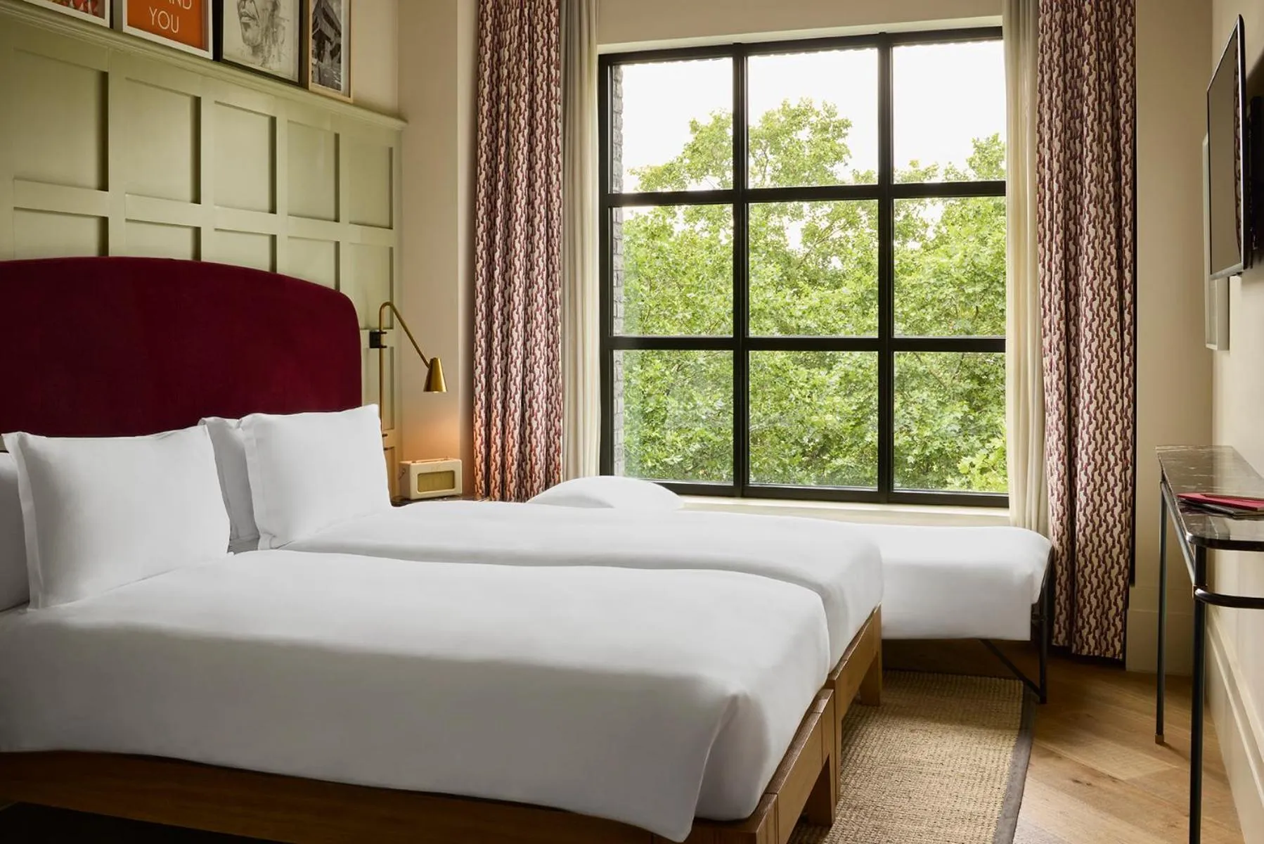 Bedroom, Bed in The Hoxton, Southwark