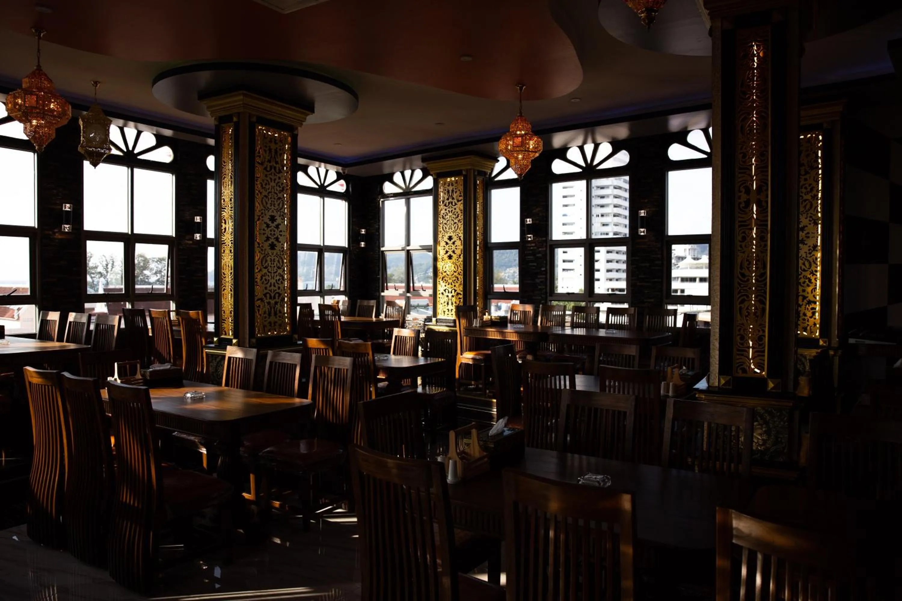 Restaurant/places to eat in BAB ALHARA HOTEL