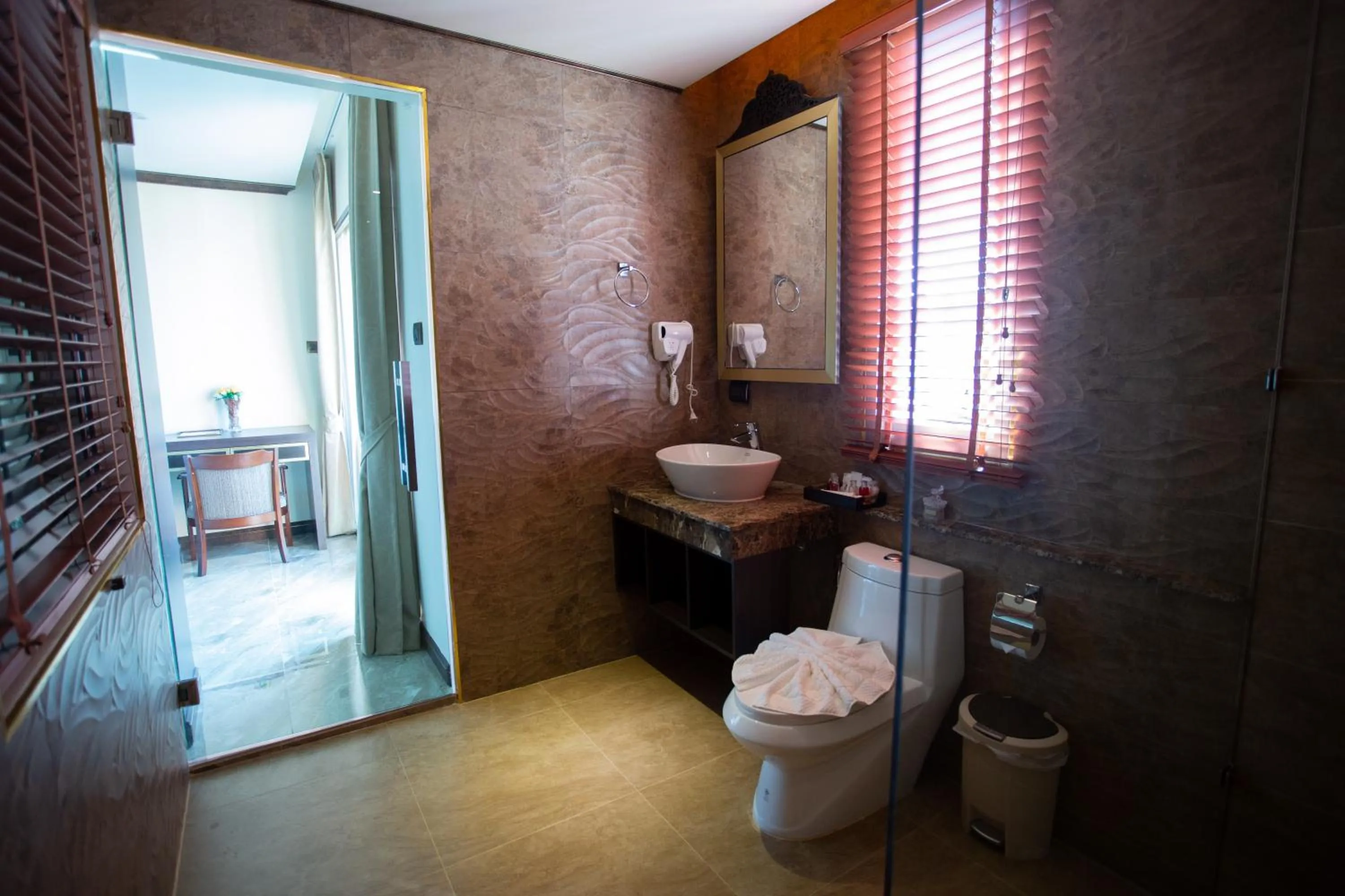 Toilet in BAB ALHARA HOTEL