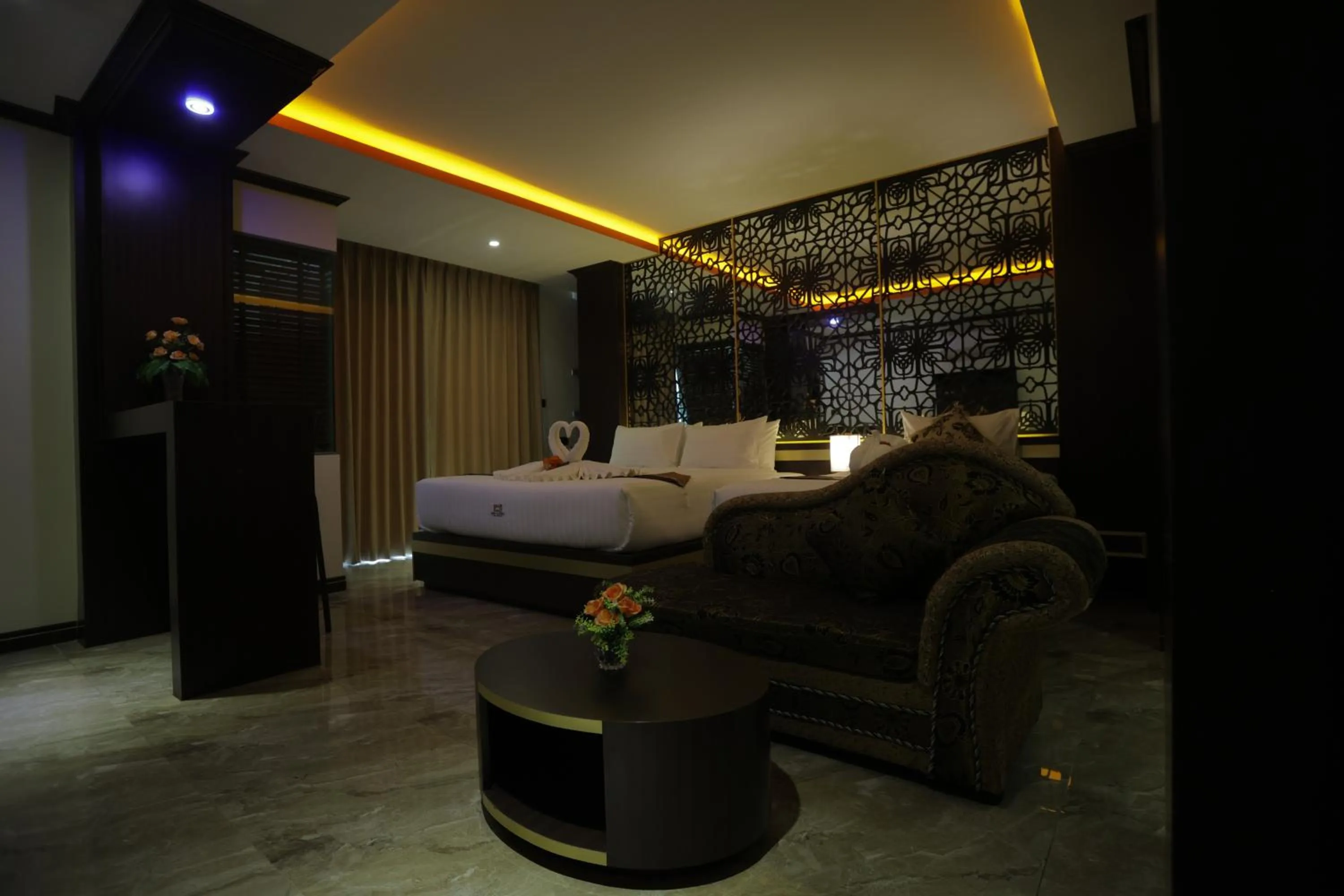 Seating area, Bed in BAB ALHARA HOTEL