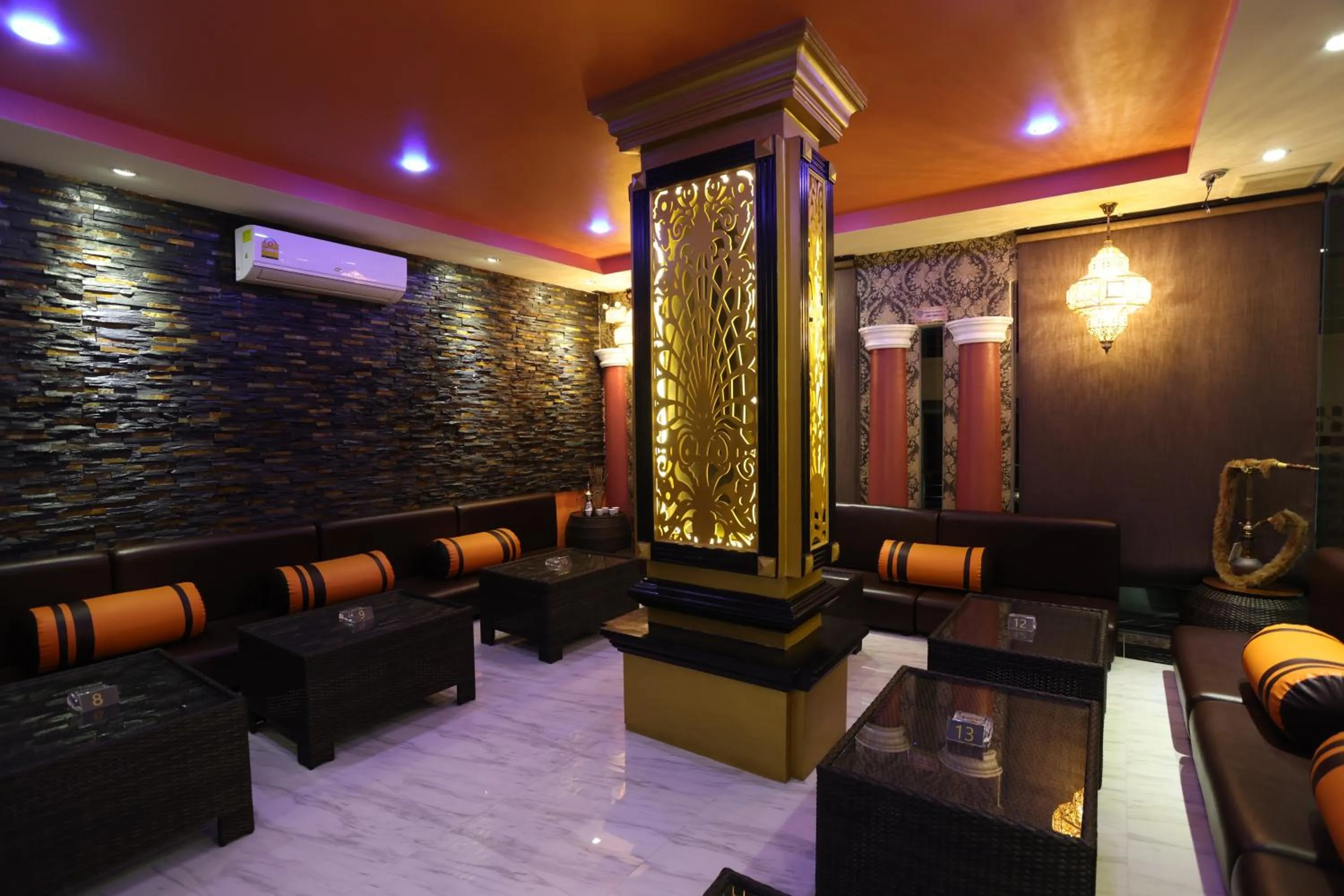 Restaurant/places to eat in BAB ALHARA HOTEL