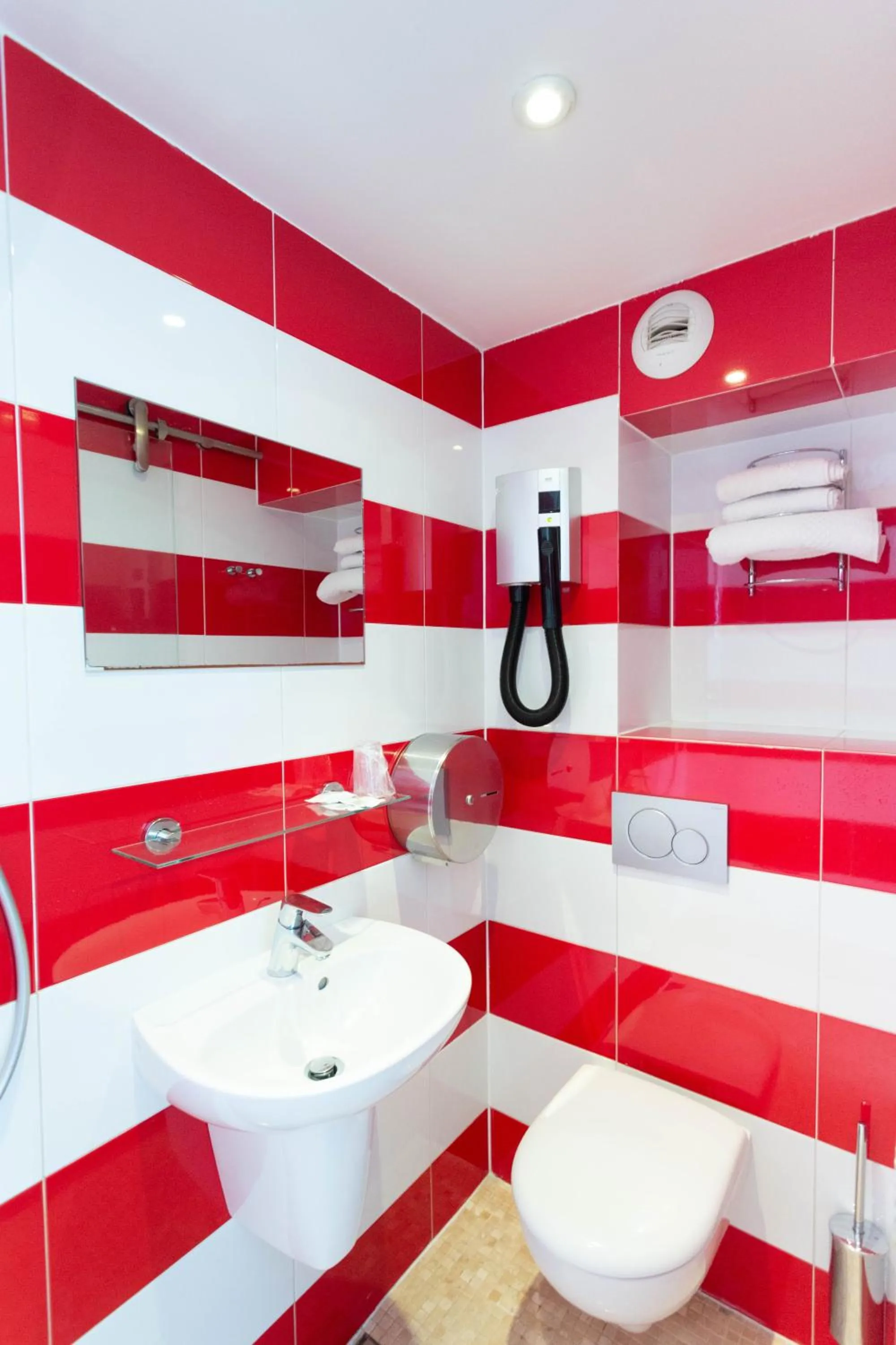 Bathroom in Hotel Mimosa Paris