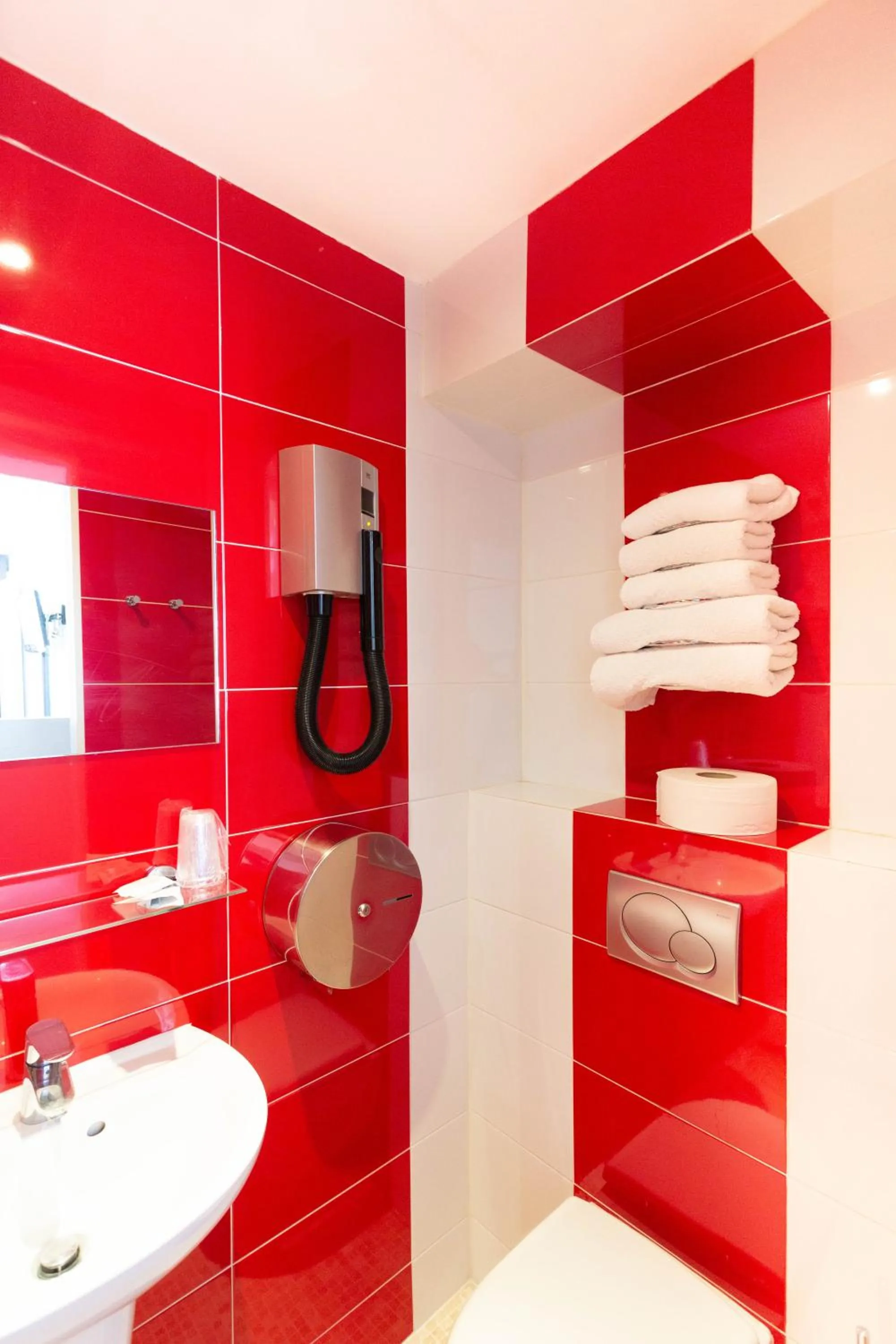 Bathroom in Hotel Mimosa Paris