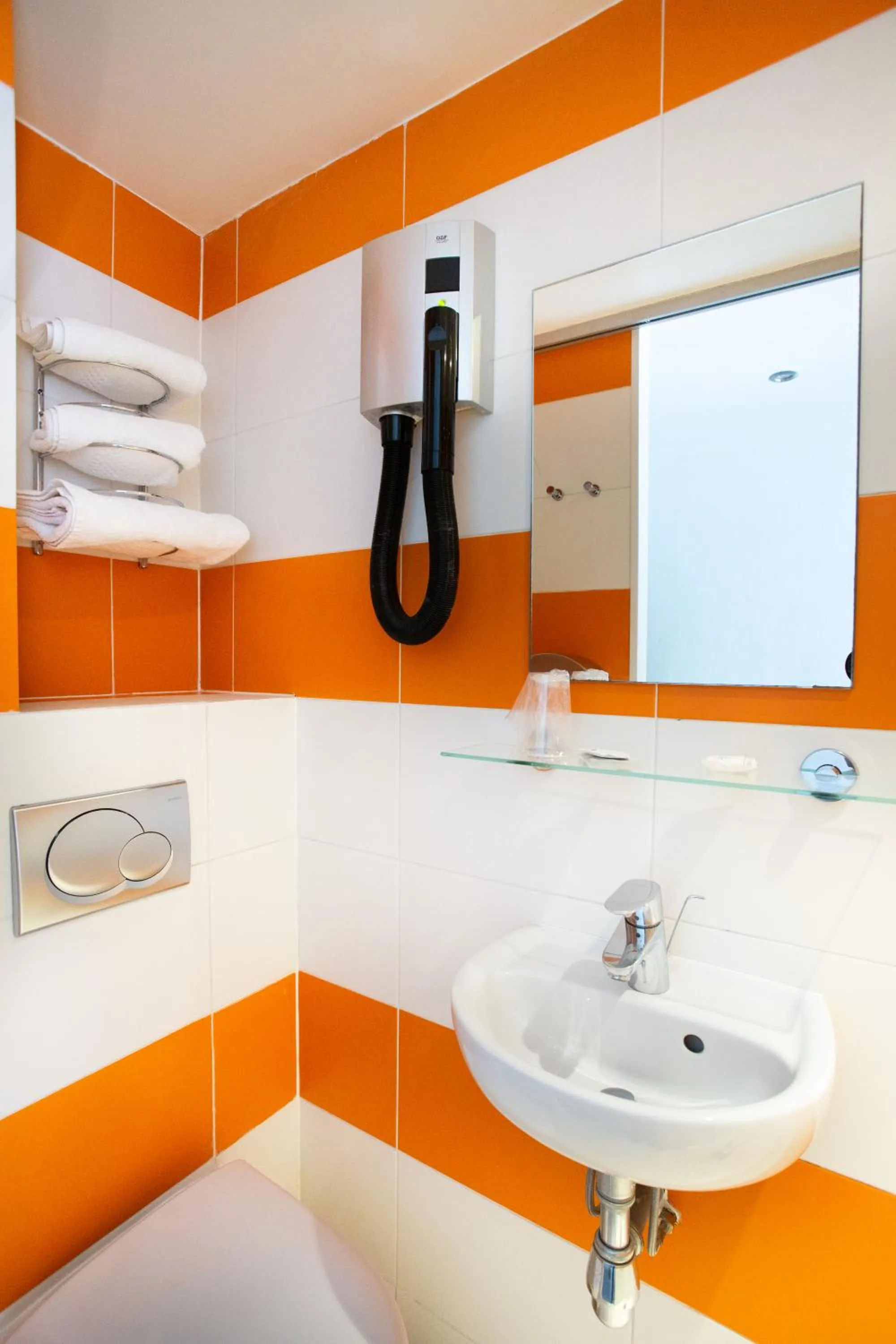 Bathroom in Hotel Mimosa Paris