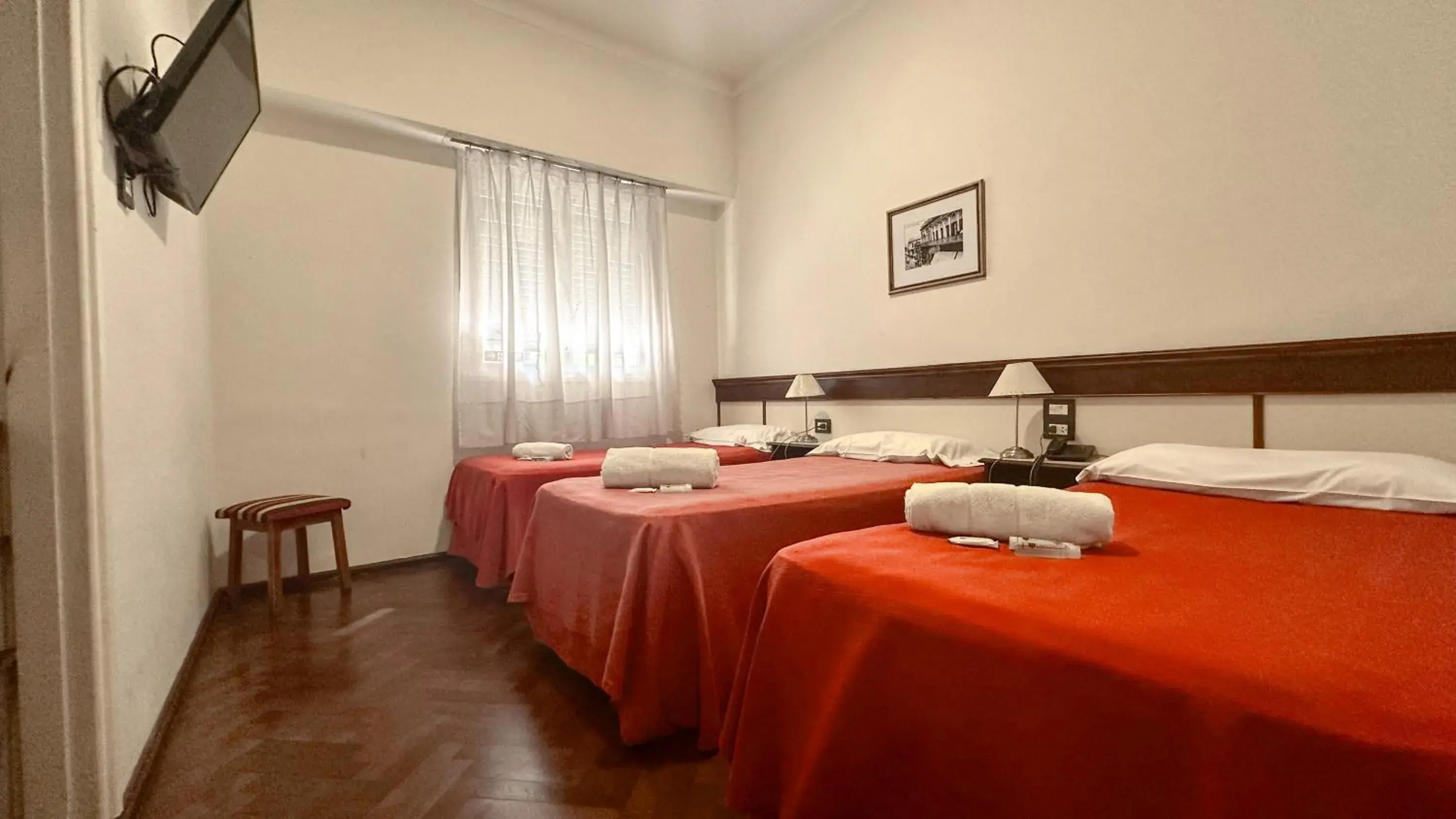 Triple Room in Castelar Hotel Santa Fe Triple Room in Castelar Hotel Santa Fe