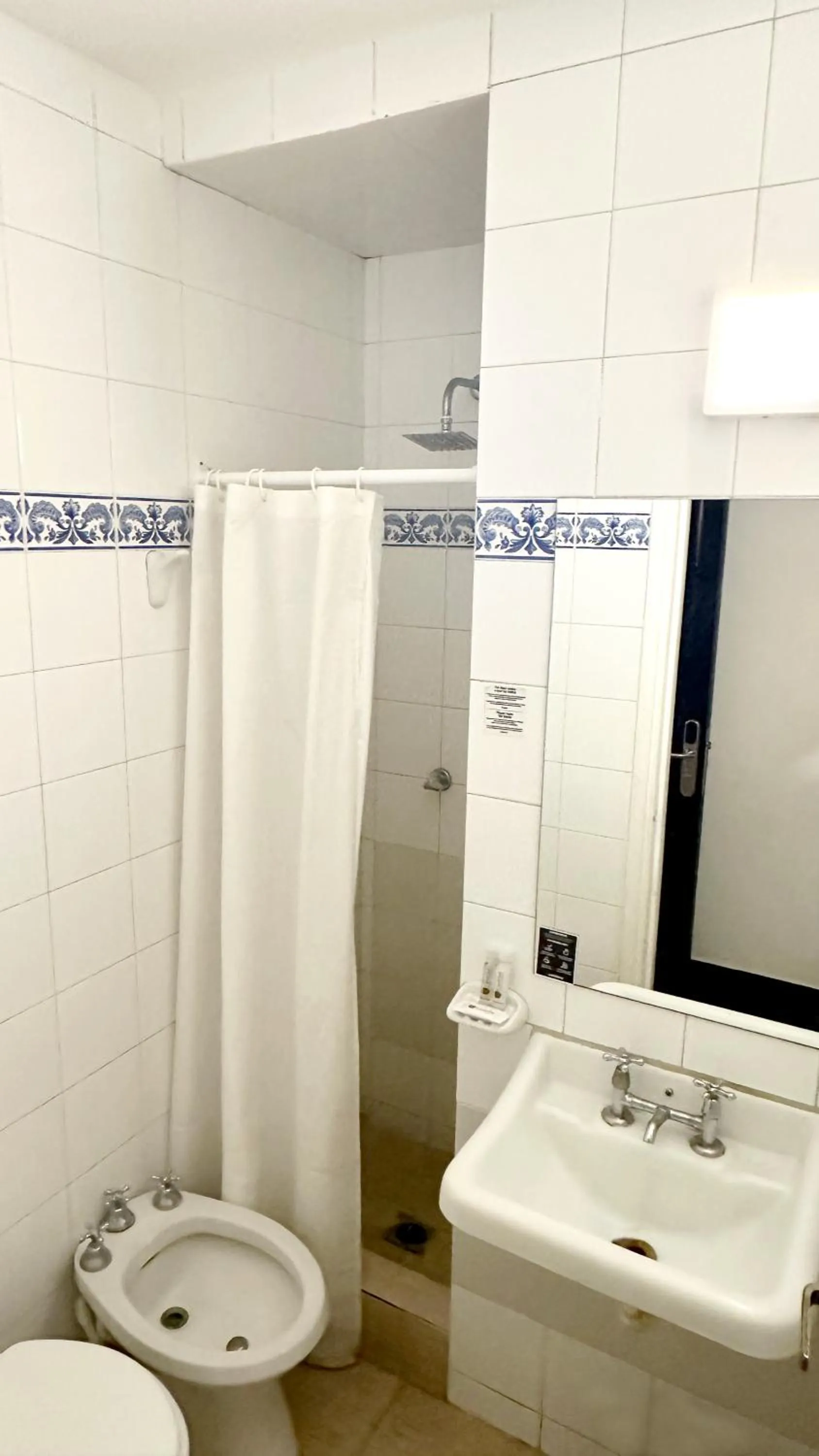 Bathroom in Castelar Hotel Santa Fe