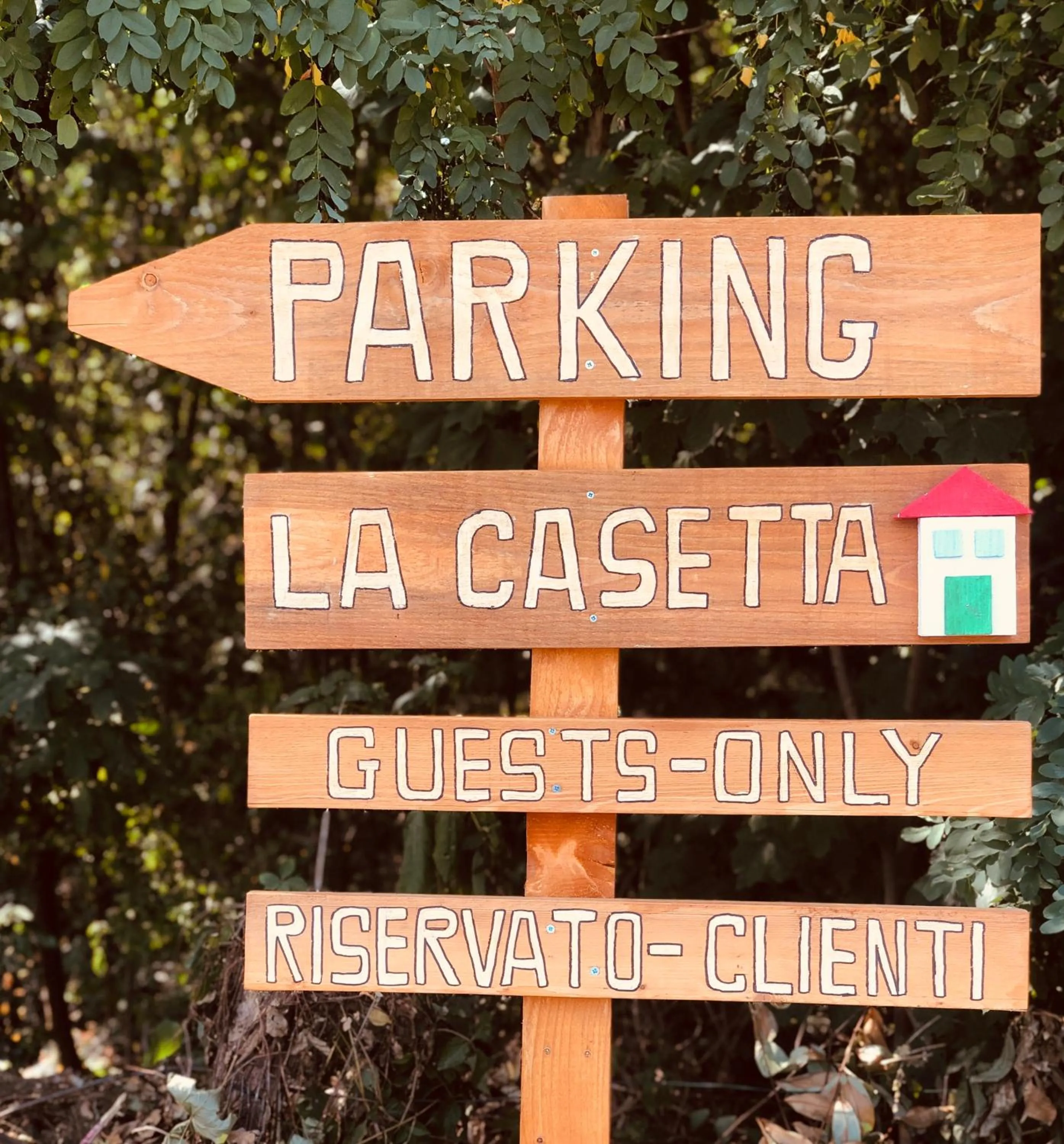 Parking in LA CASETTA Malpensa Guesthouse