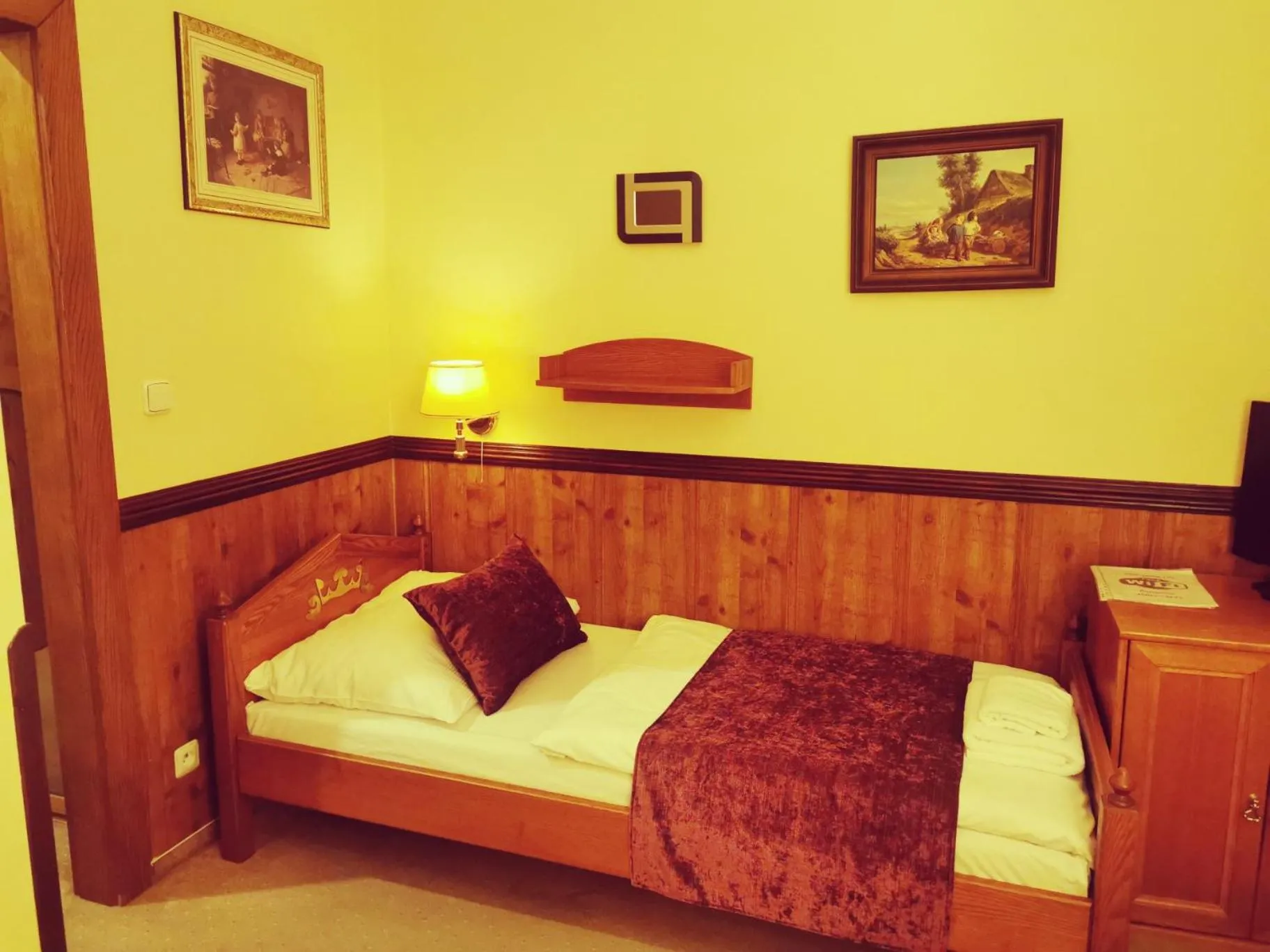 Bed in River Star Hotel