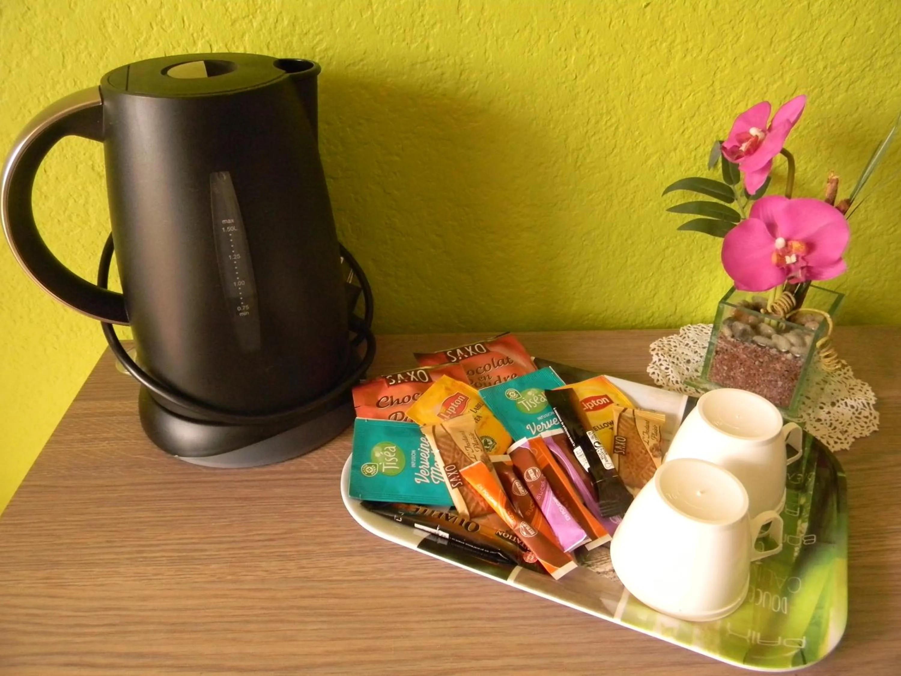 Coffee/tea facilities in Résidence Hôtelière Hélios