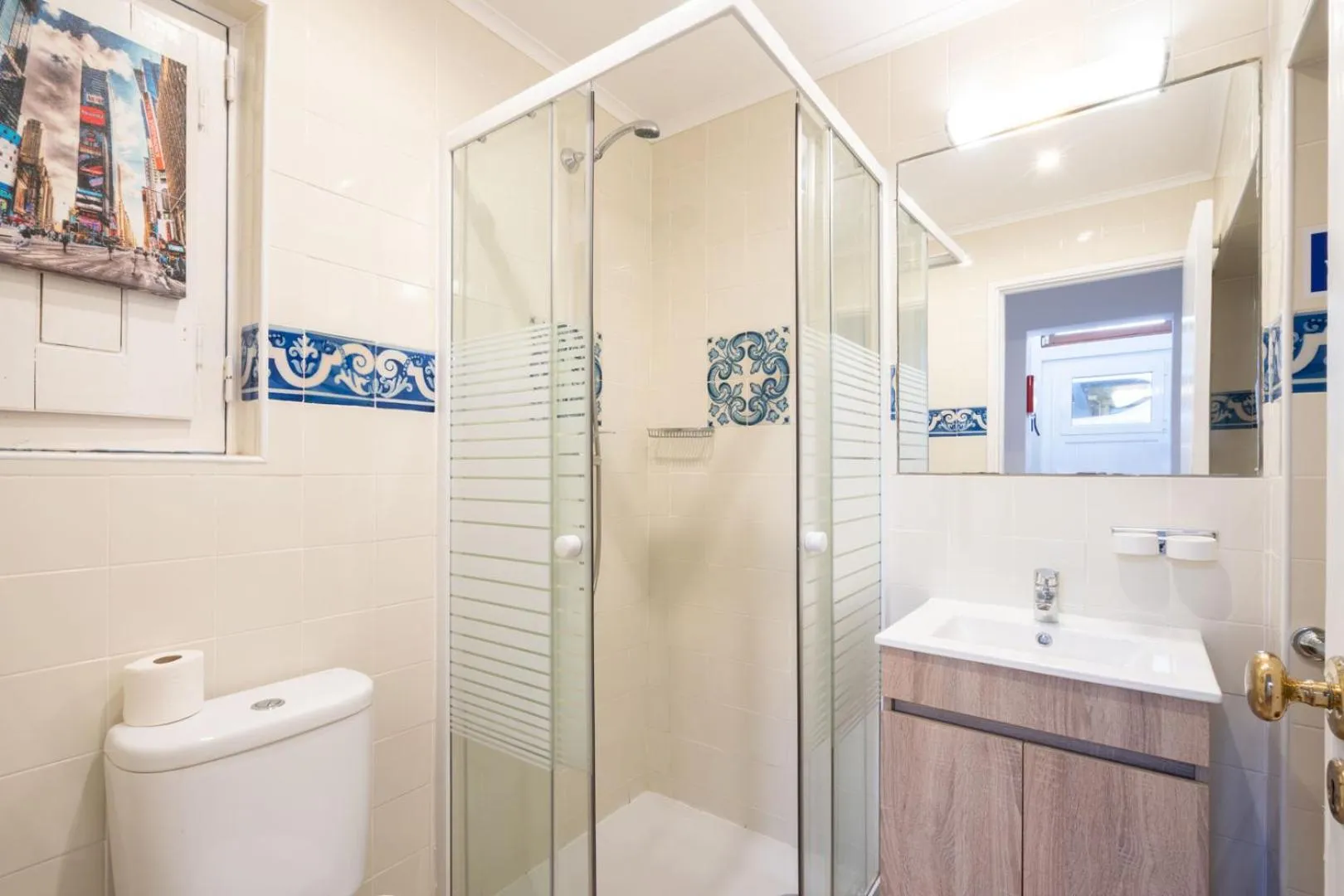 Bathroom in Bem Parece by Umbral